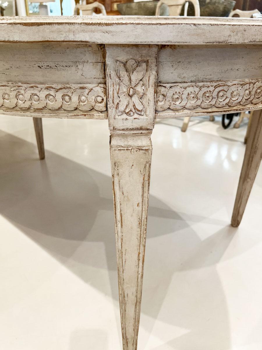 19th Century Swedish Dining Table with 3 Leaves In Fair Condition In New Orleans, LA