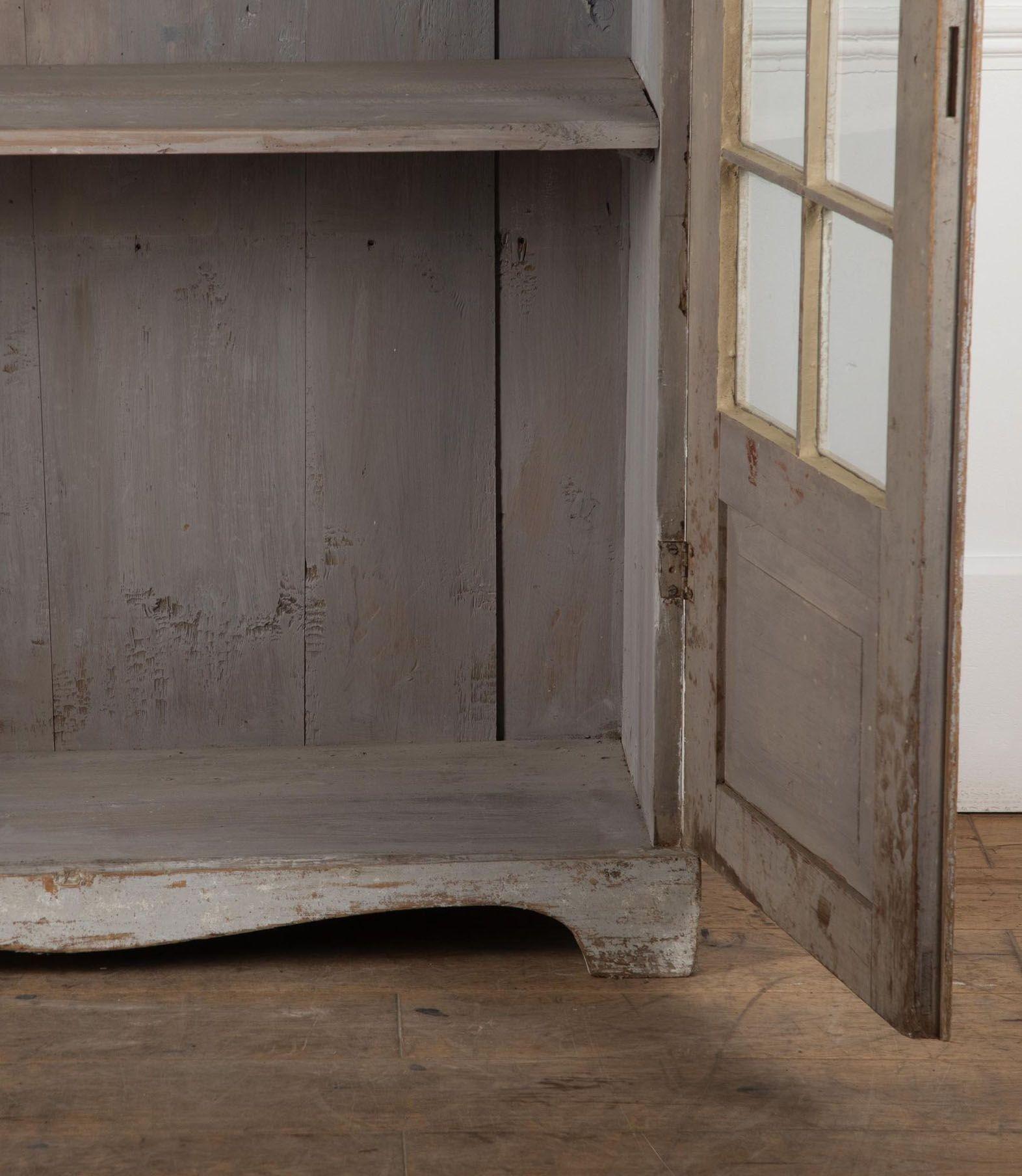 19th Century Swedish Display Cabinet In Good Condition For Sale In Gloucestershire, GB