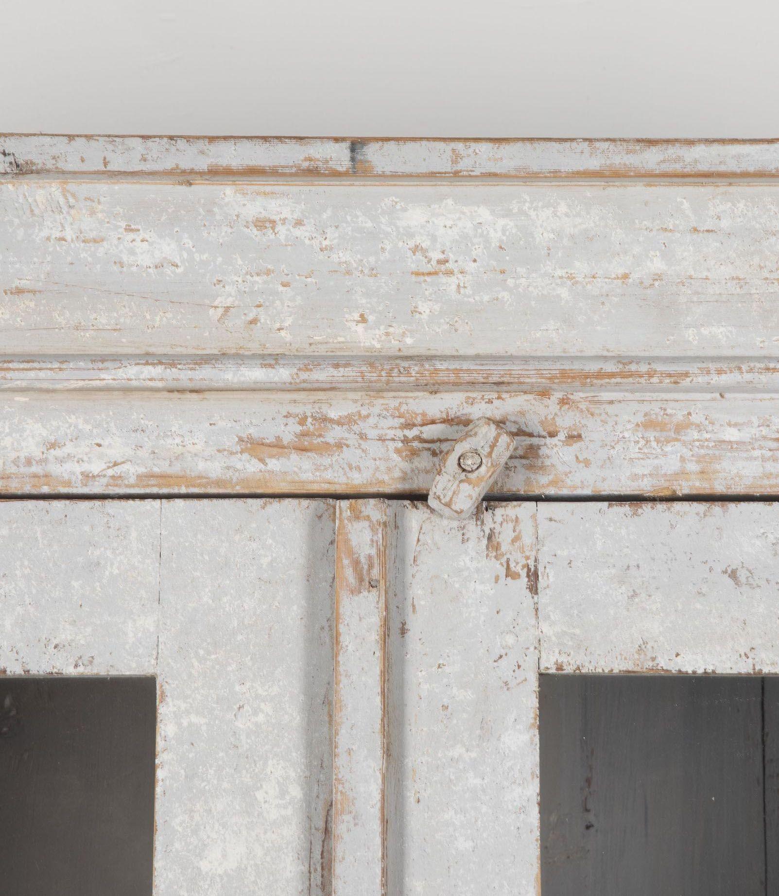19th Century Swedish Display Cabinet For Sale 2