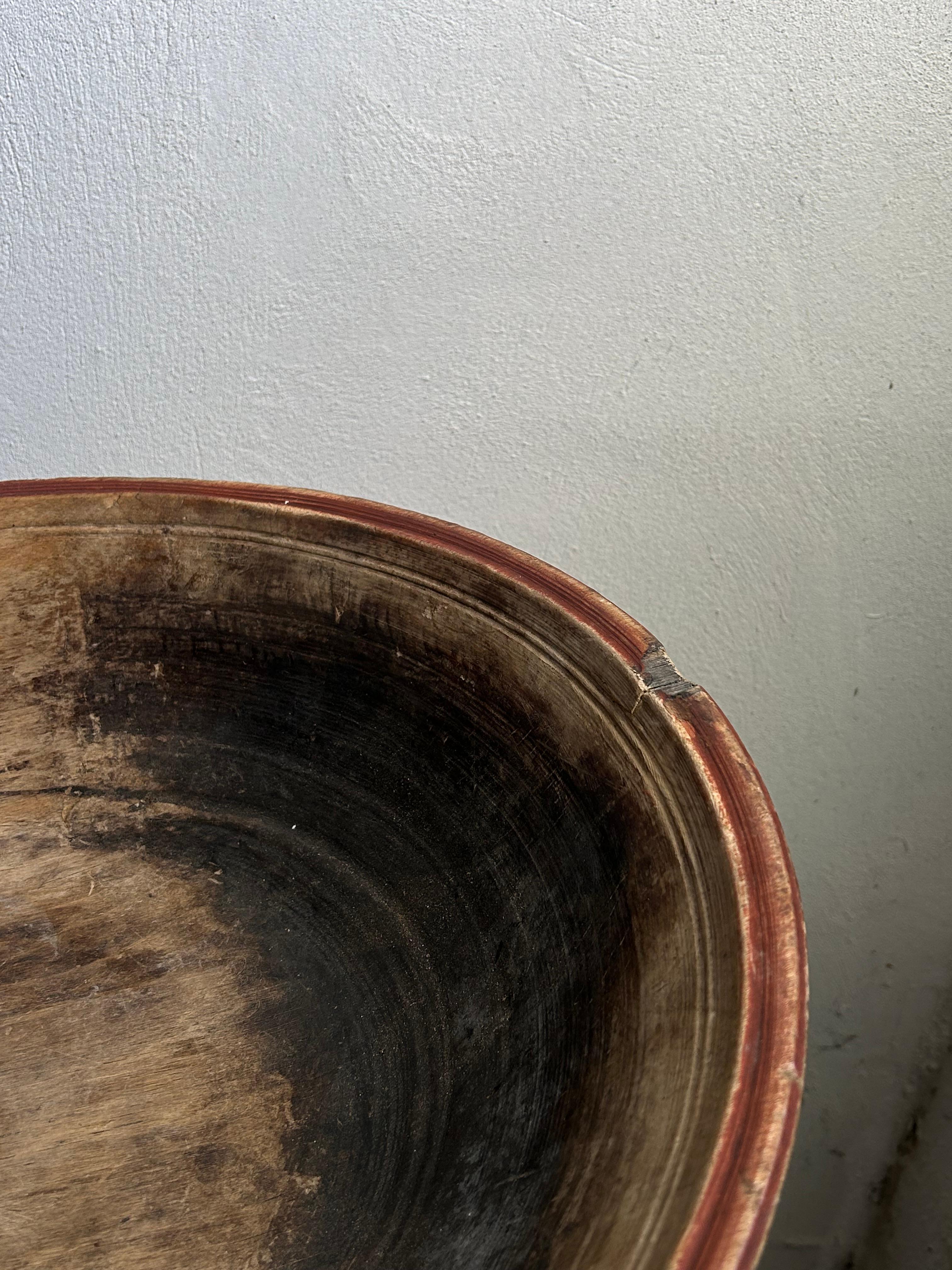 19th Century Swedish Dough Bowl with Original Red Paint For Sale 3
