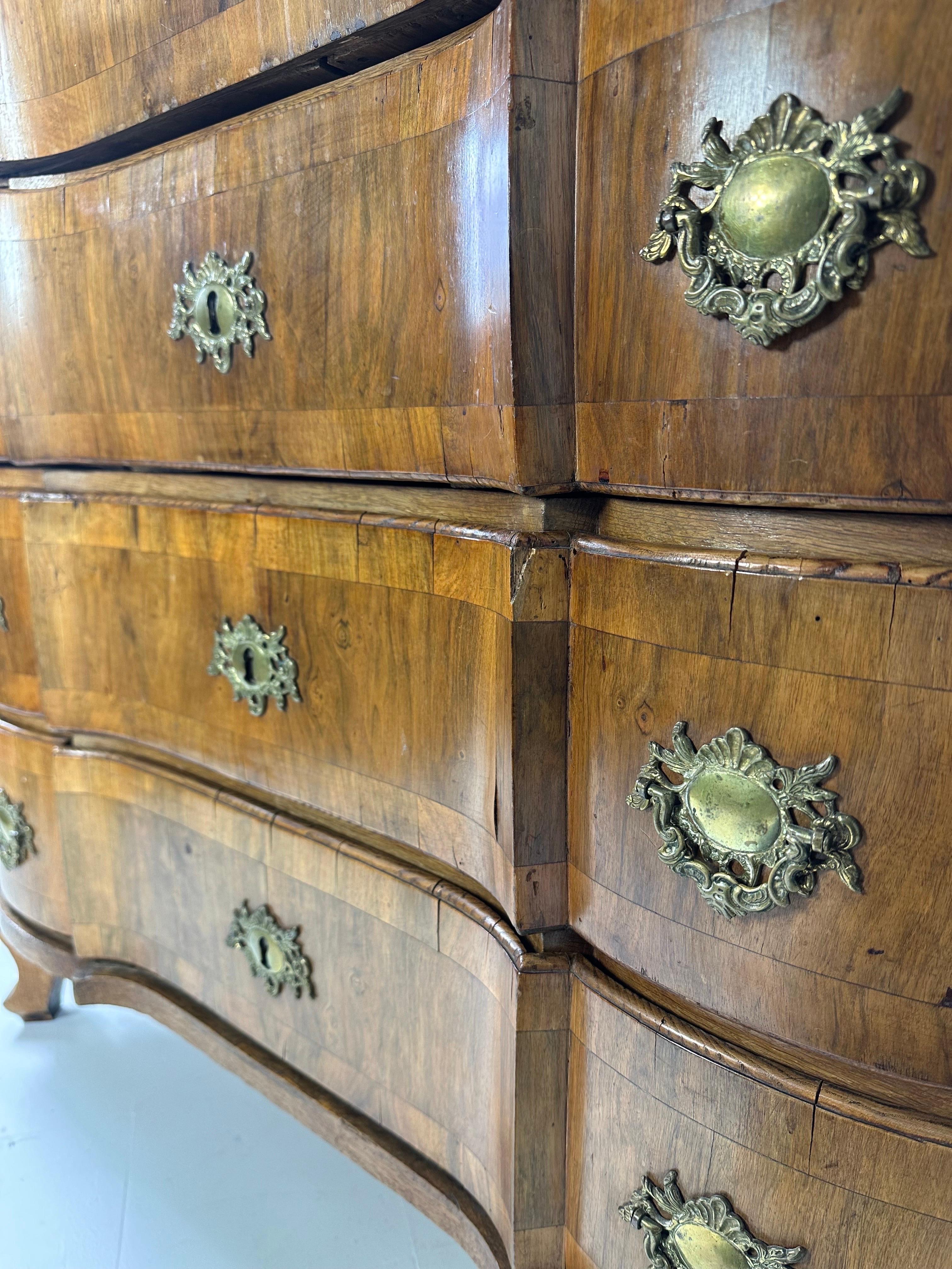 Serpentine 19th Century Swedish Dresser For Sale