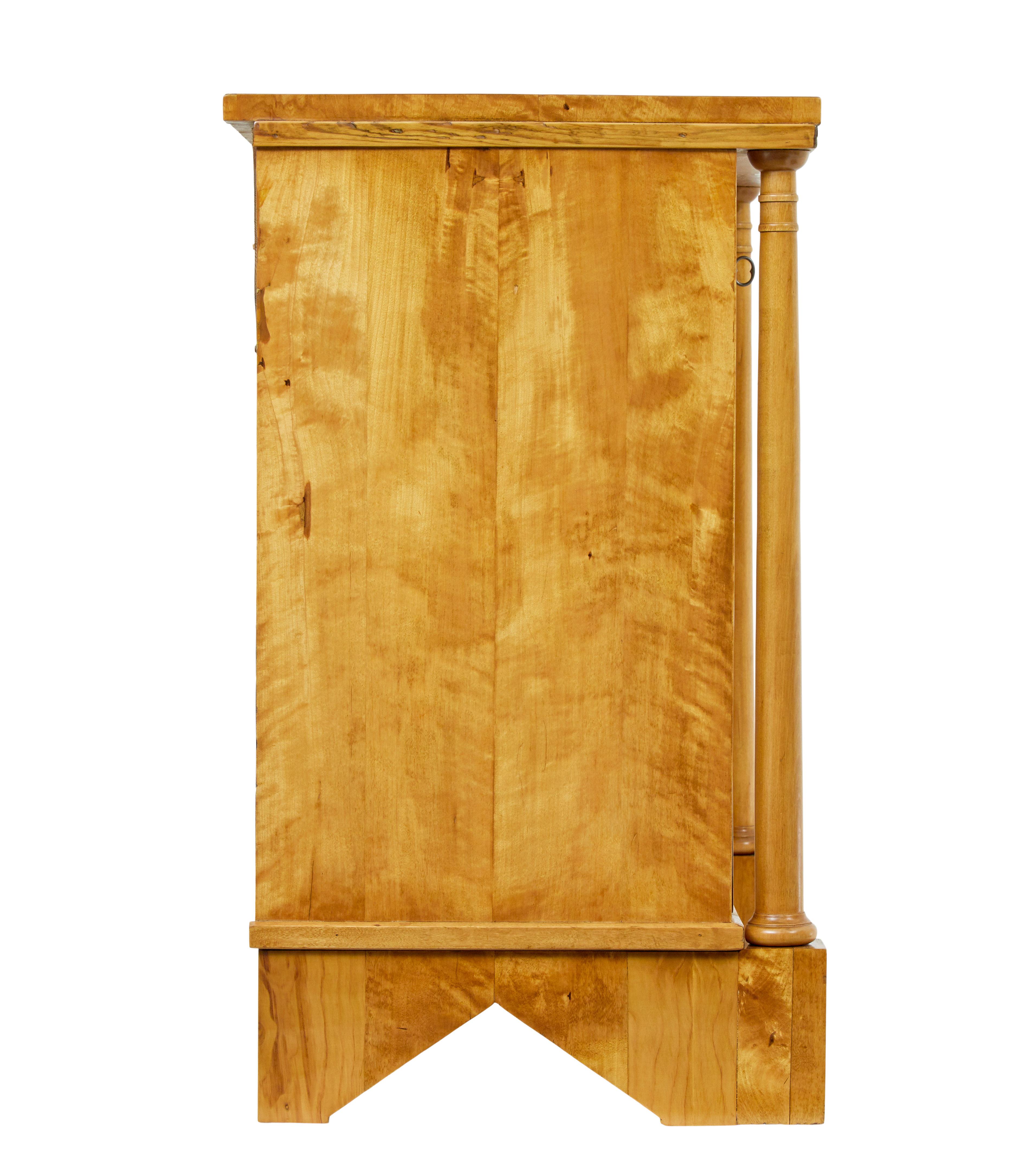 19th century Swedish empire birch chest of drawers en Bueno estado para la venta en Debenham, Suffolk