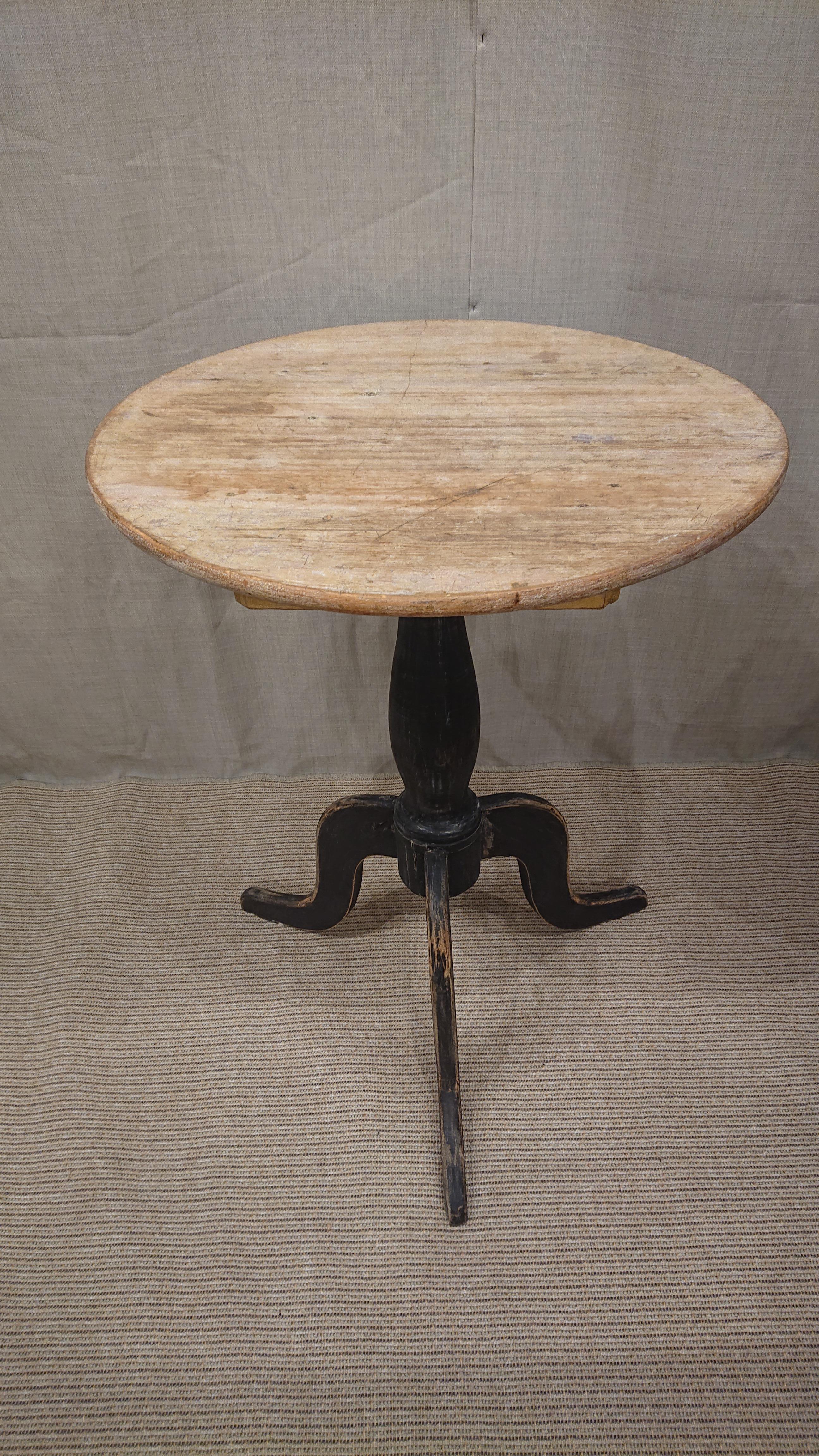 Hand-Carved 19th Century Swedish Empire Pedestal Table with Drawer & Original Paint For Sale