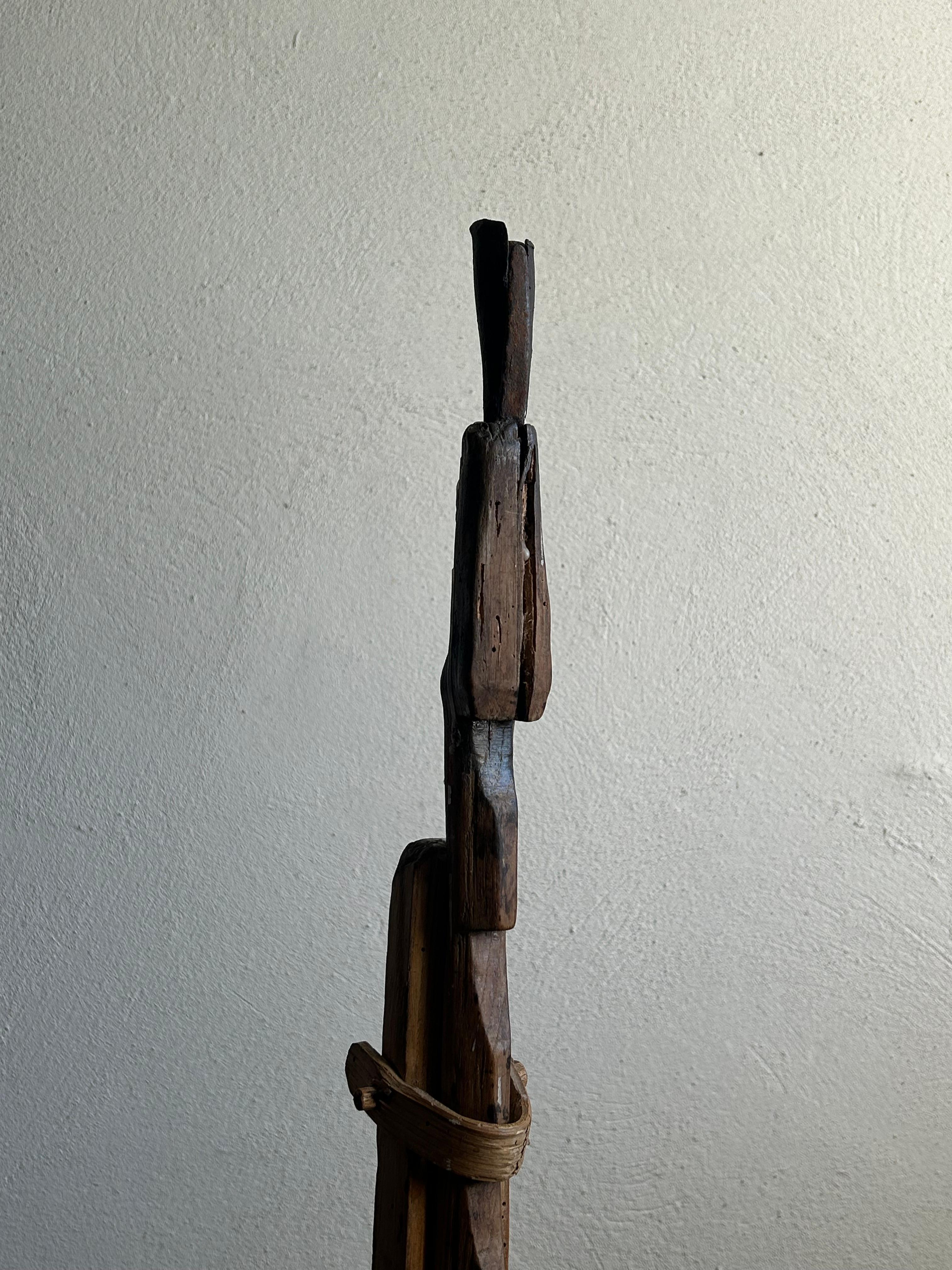 Arte popolare Candeliere in legno regolabile di arte popolare svedese del XIX secolo in vendita
