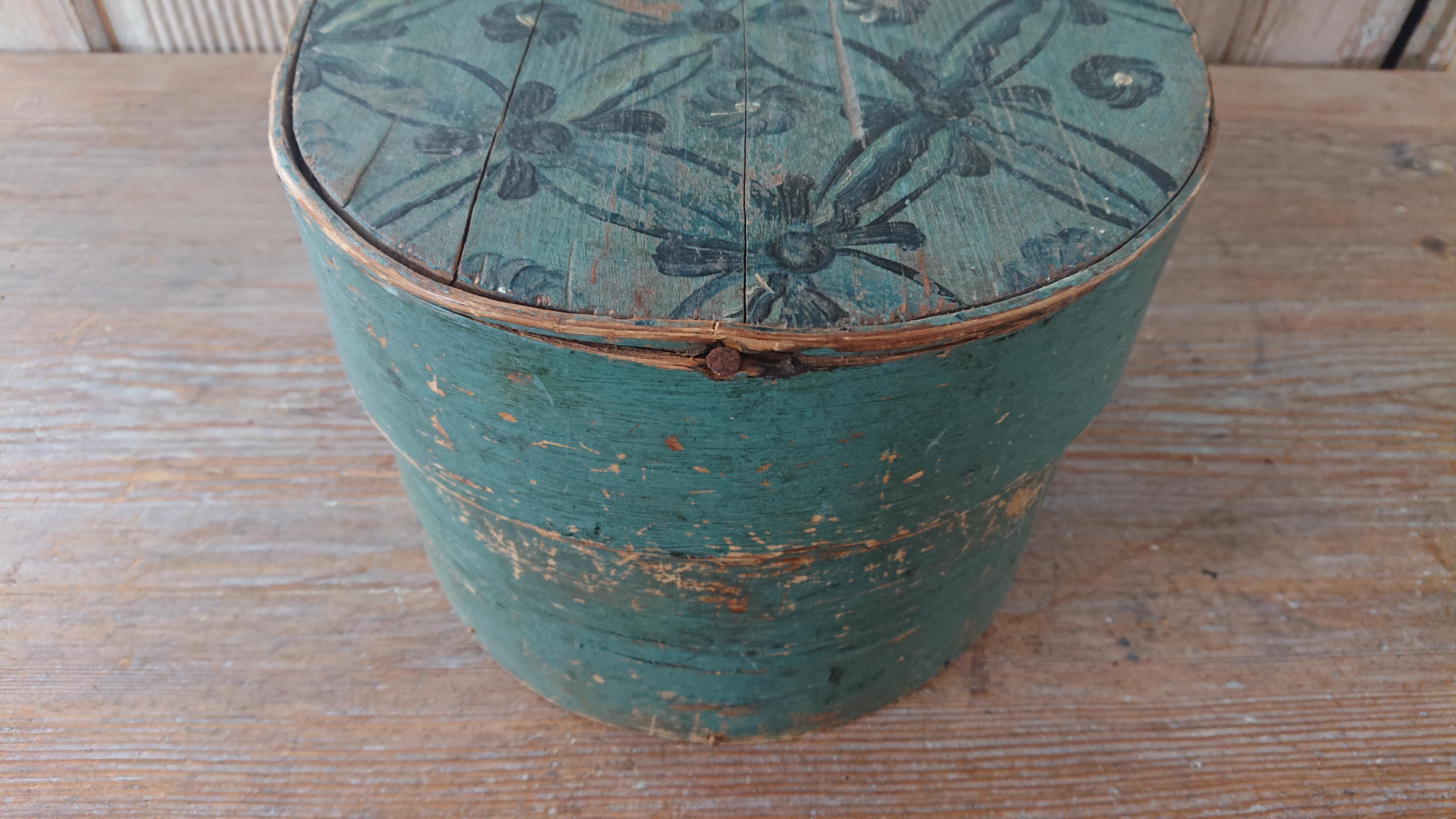 19th Century Swedish Folk Art Bentvwood Box with Original Paint For Sale 1