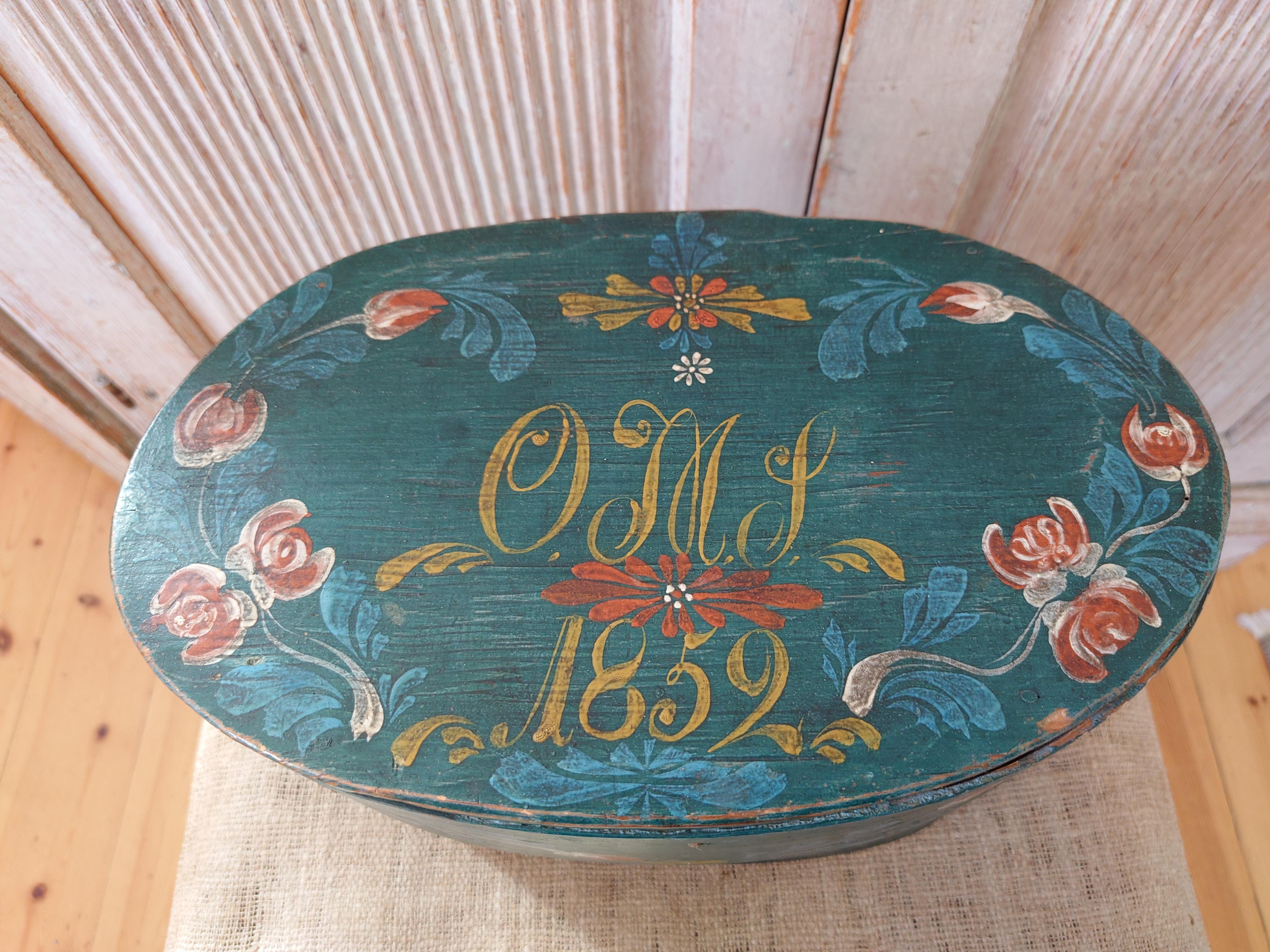 Pine 19th Century Swedish Folk Art Bentwood Box with Original Paint