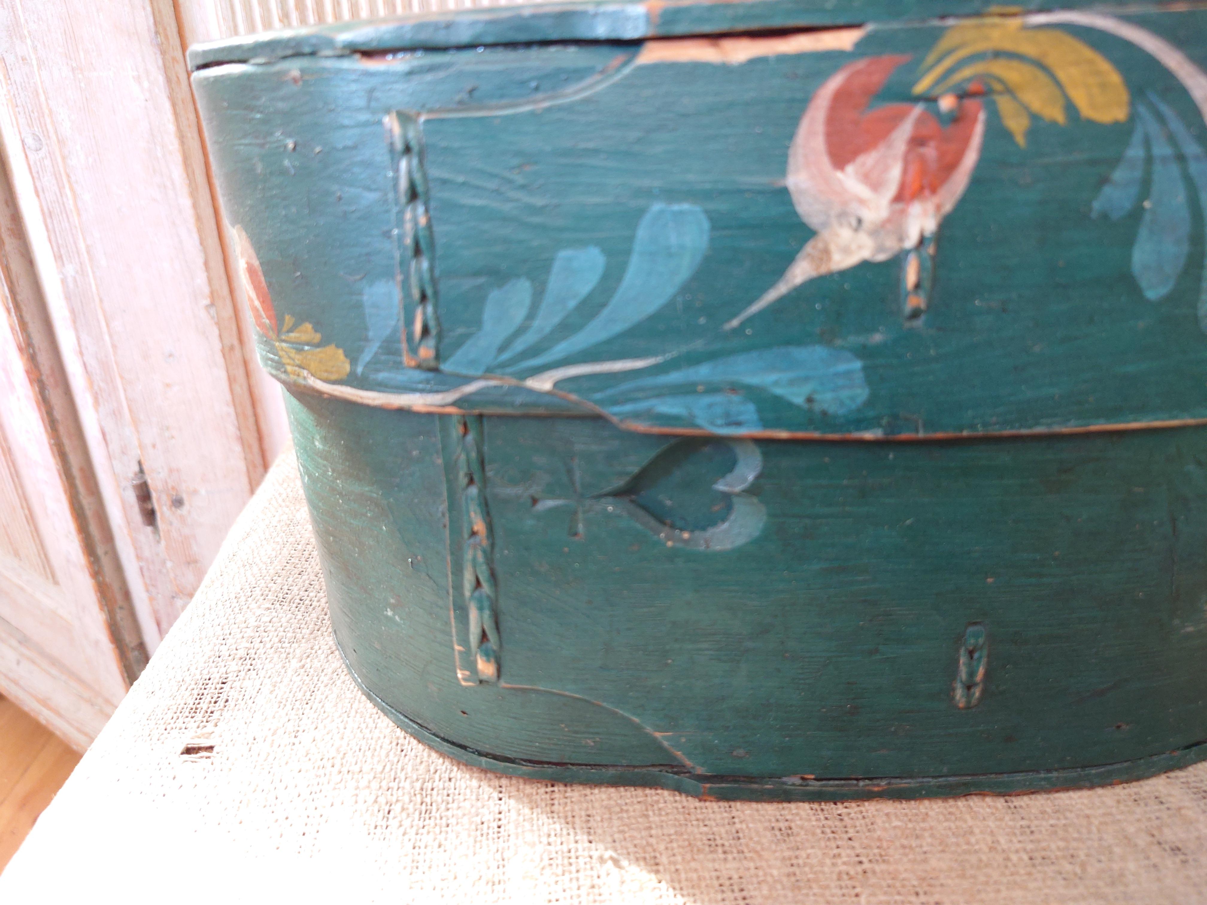 19th Century Swedish Folk Art Bentwood Box with Original Paint 4