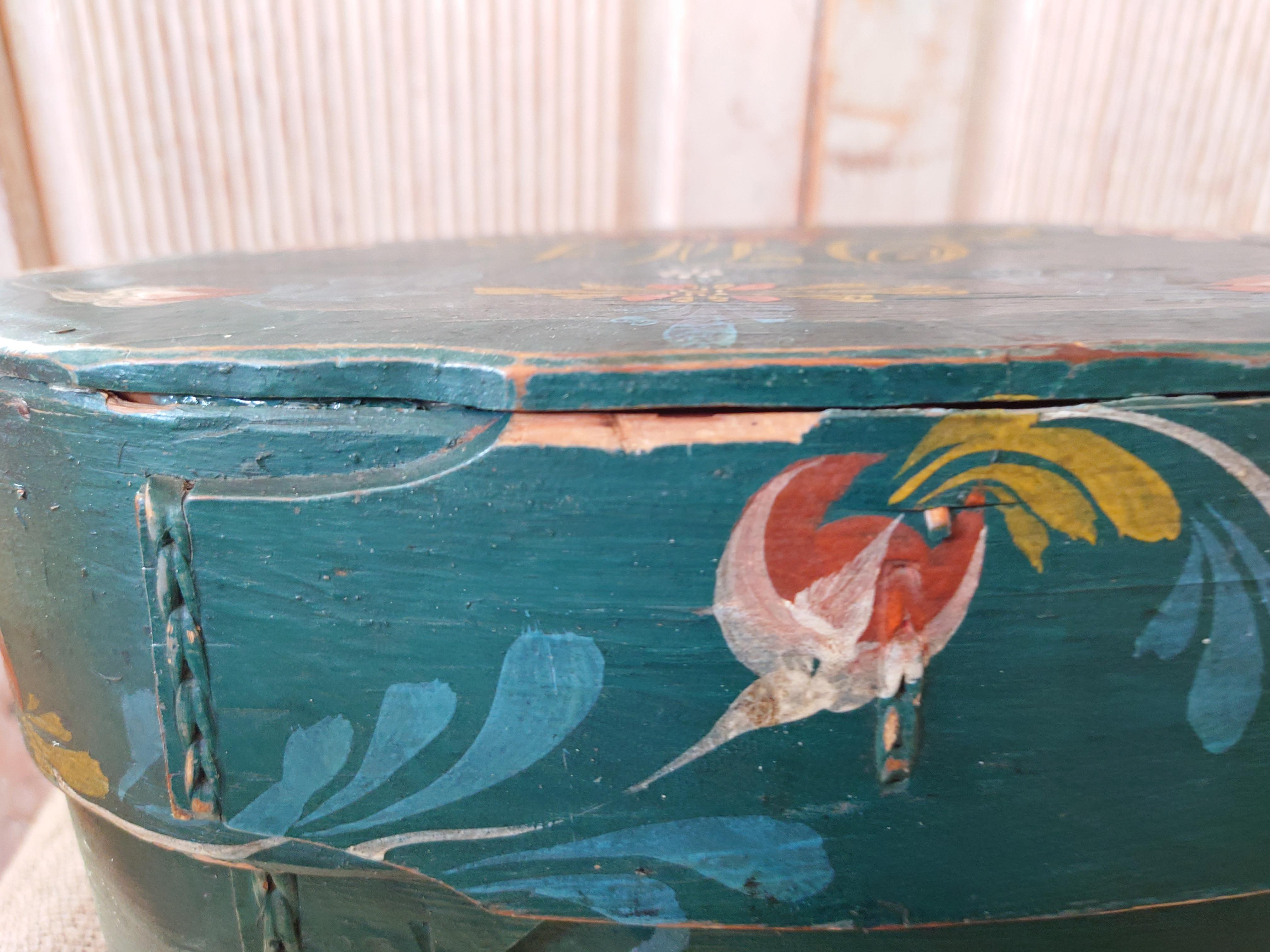 19th Century Swedish Folk Art Bentwood Box with Original Paint 5