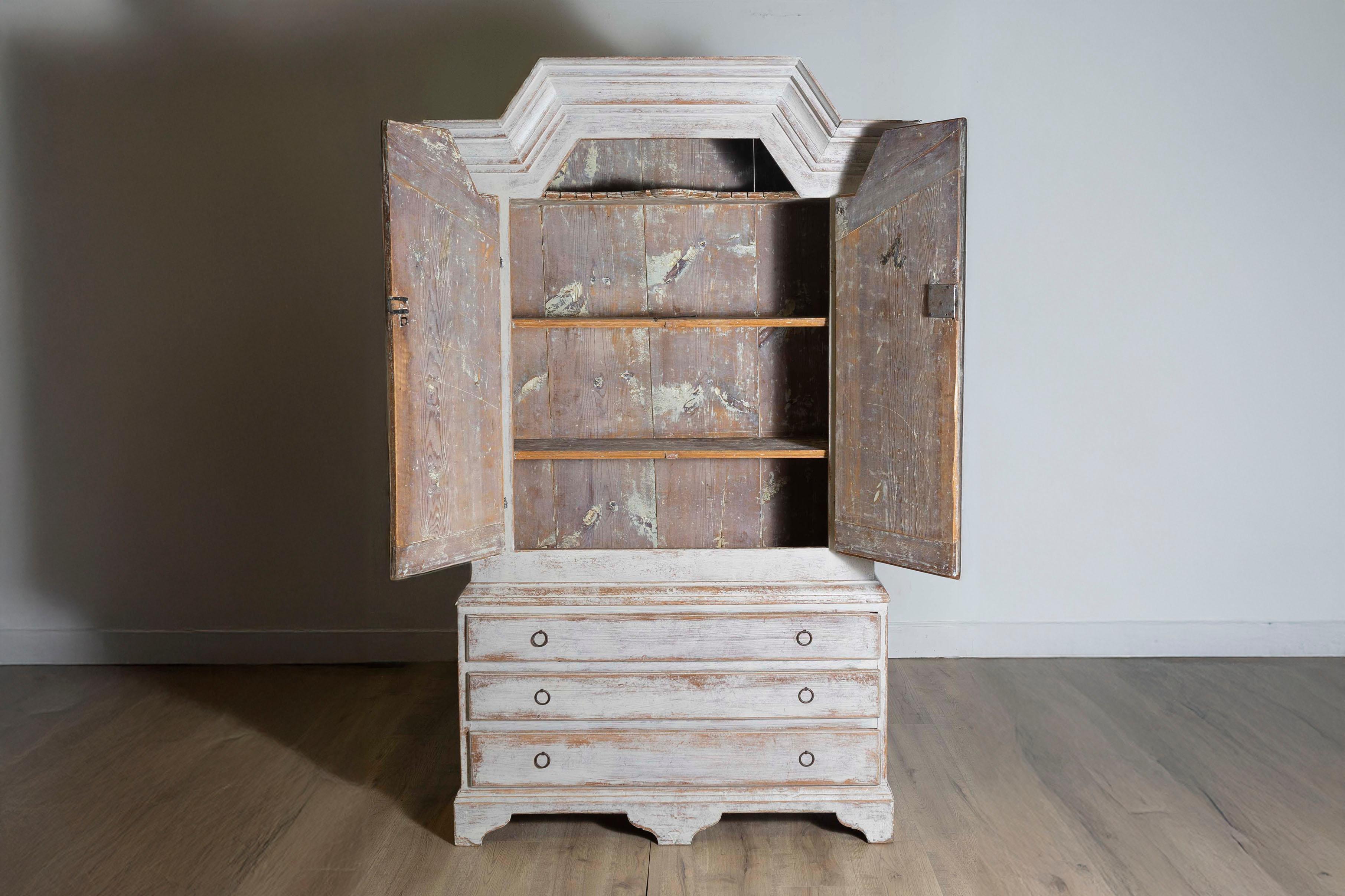 Gustavian 19th Century Swedish Folk Art Cabinet Circa 1810 For Sale
