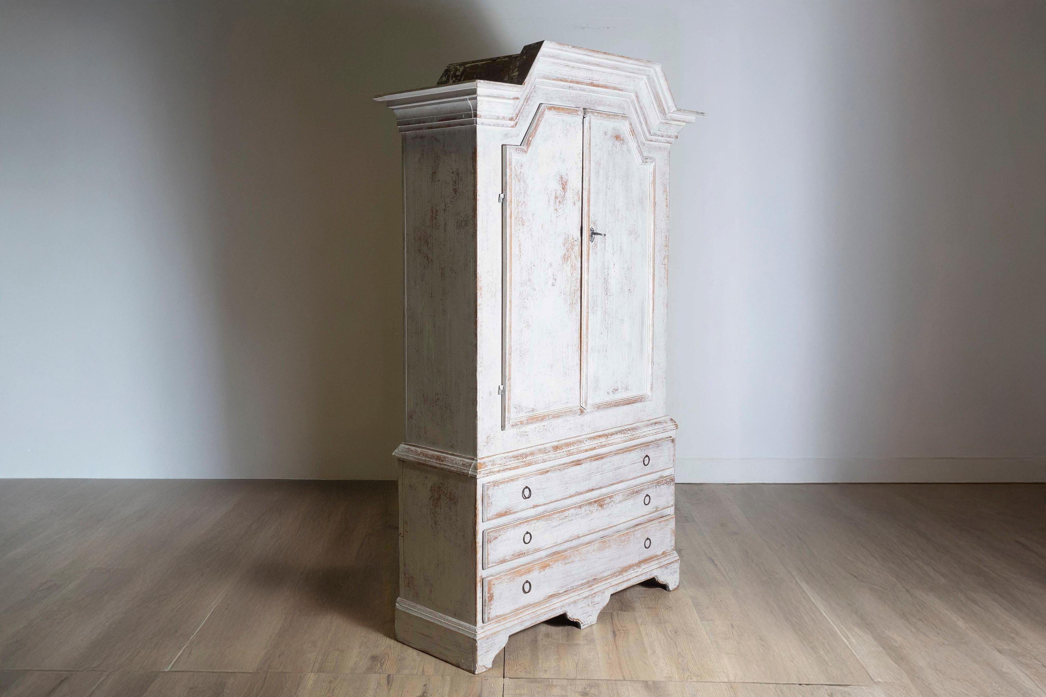 19th Century Swedish Folk Art Cabinet Circa 1810 In Good Condition For Sale In Atlanta, GA