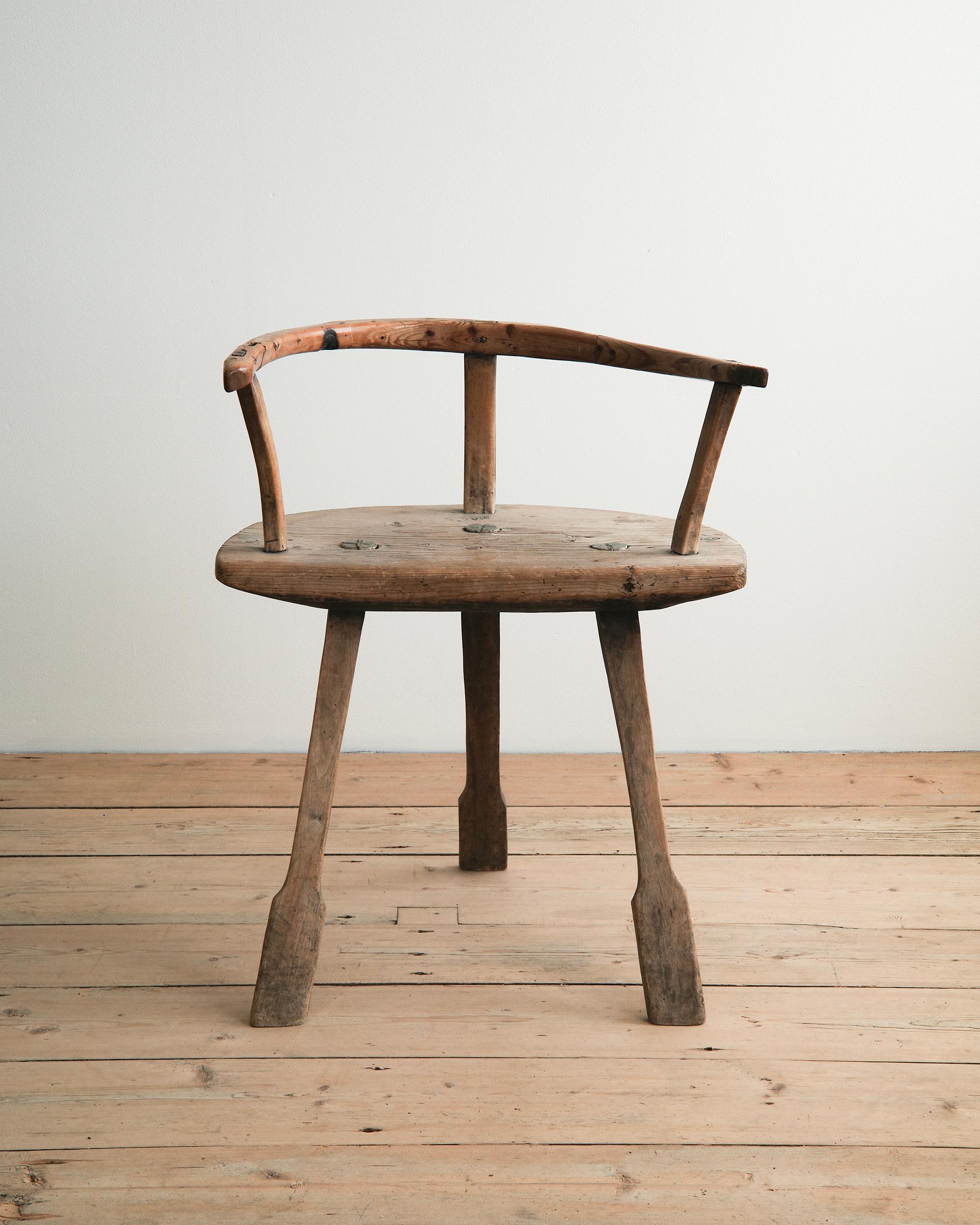 Artisanat Chaise d'art populaire suédois du 19e siècle en vente