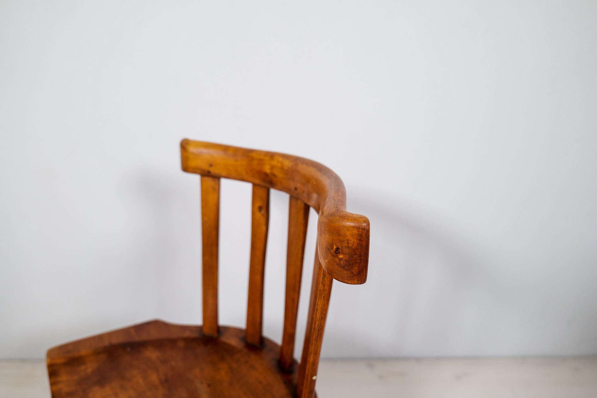 19th Century Swedish Folk Art Chair in Higly Decorative Shapes For Sale 7