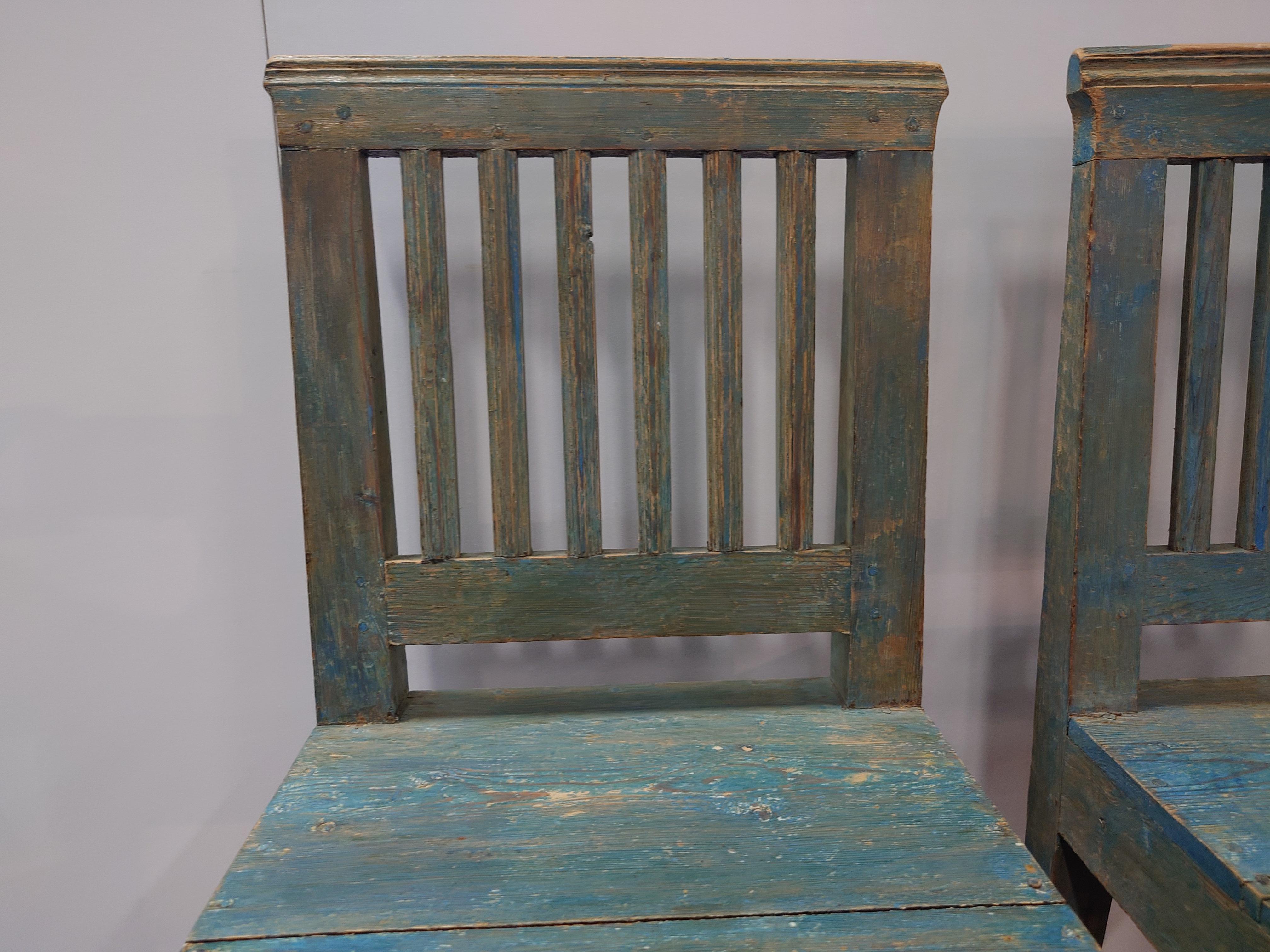 19th Century Swedish Folk Art chairs with original paint In Good Condition For Sale In Boden, SE