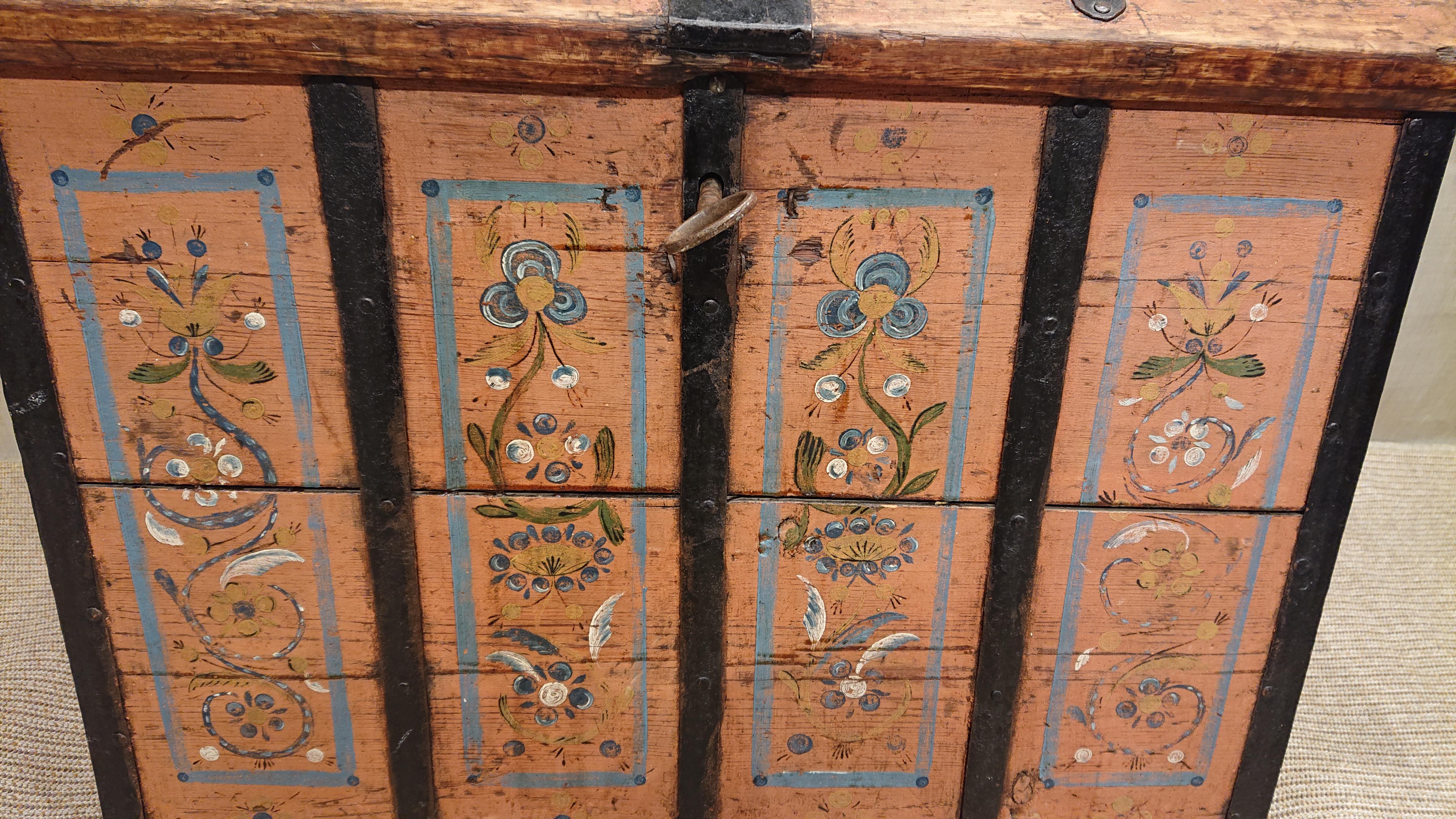Hand-Crafted 19th Century Swedish Folk Art Chest with Original Floral Paint Dated 1833 For Sale