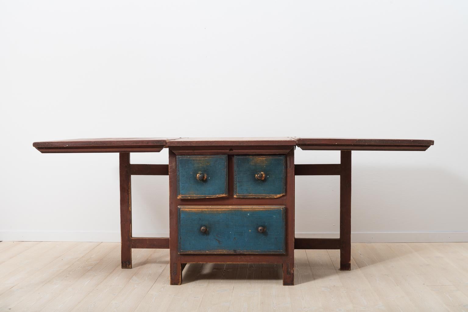 19th Century Swedish Folk Art Drop Leaf Table 1