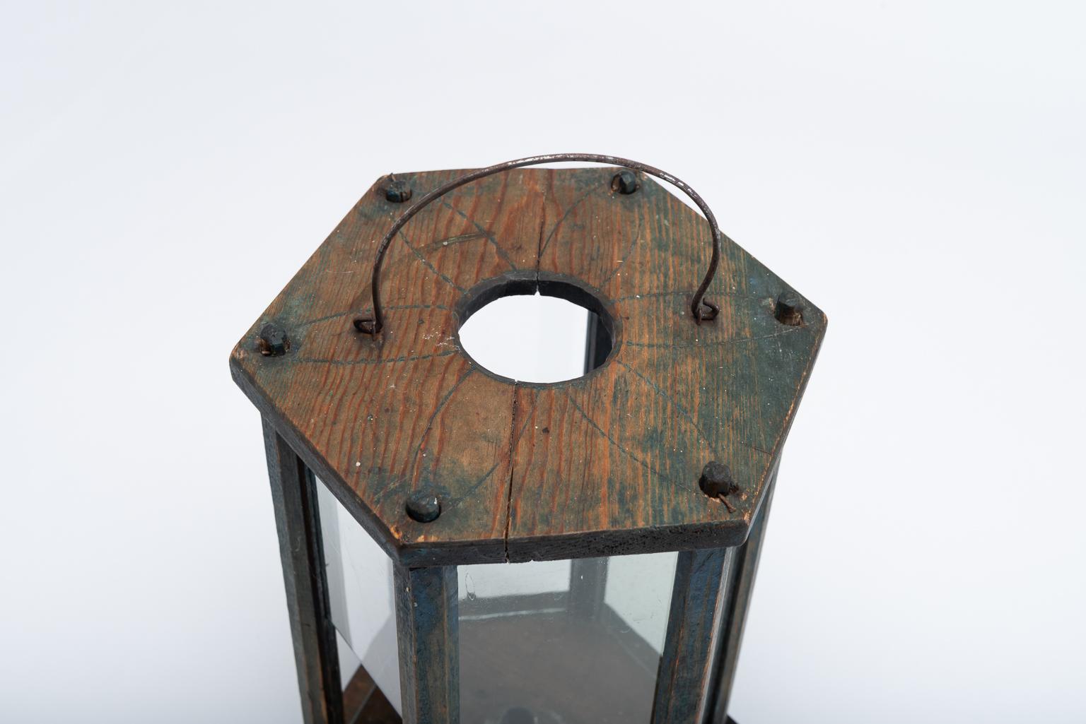 19th Century Swedish Folk Art Lantern in Swedish Pine In Good Condition In Kramfors, SE