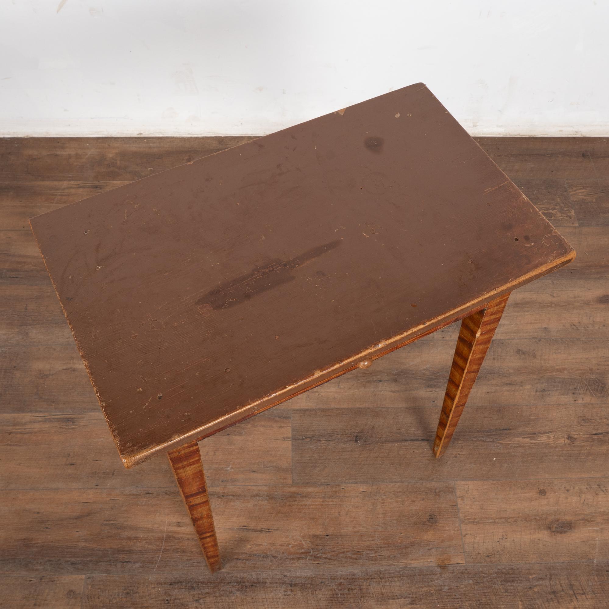 19th Century Swedish Folk Art Painted Side Table with Drawer For Sale 1