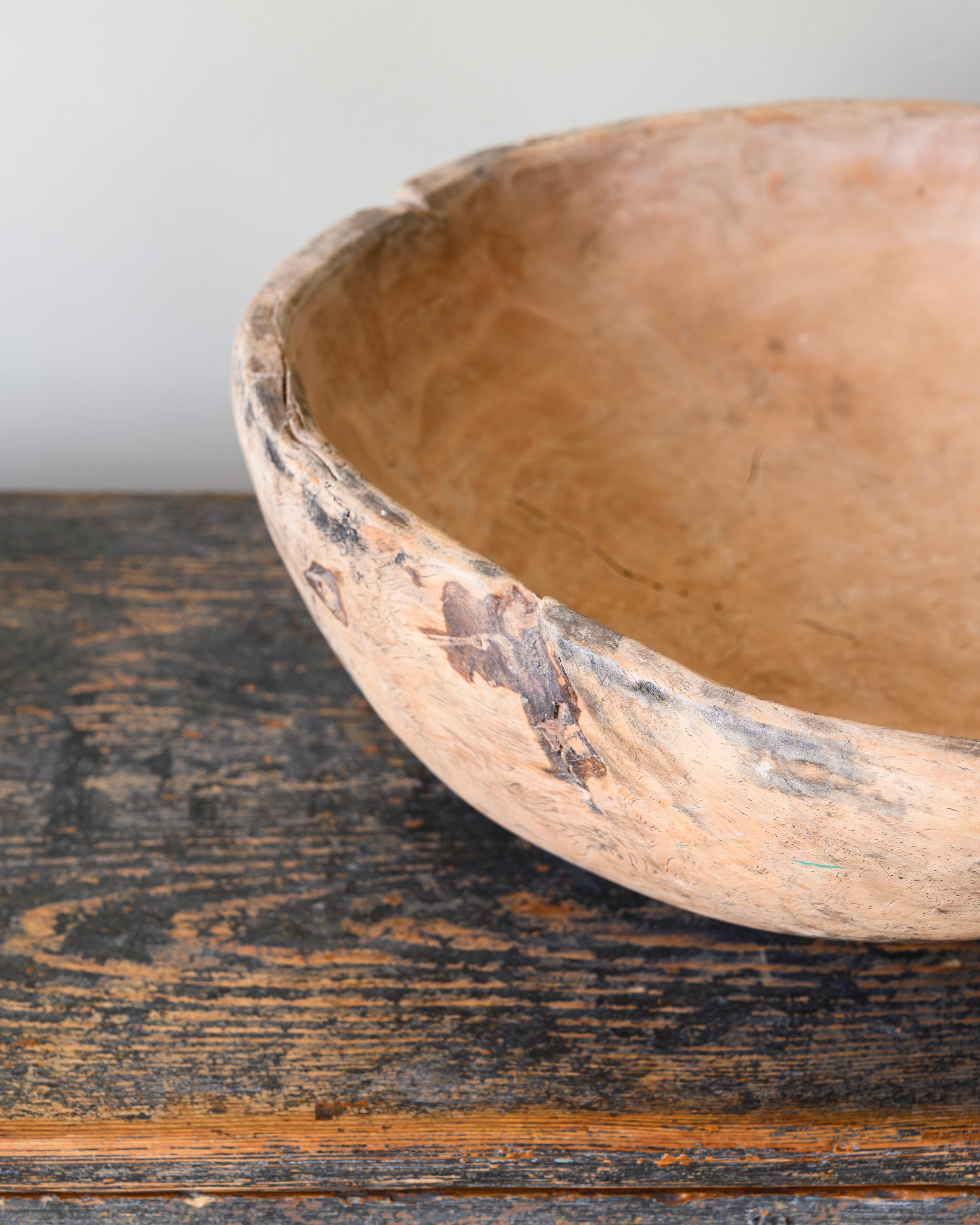 19th Century Swedish Folk Art Root Wood Bowl In Good Condition For Sale In Bozeman, MT