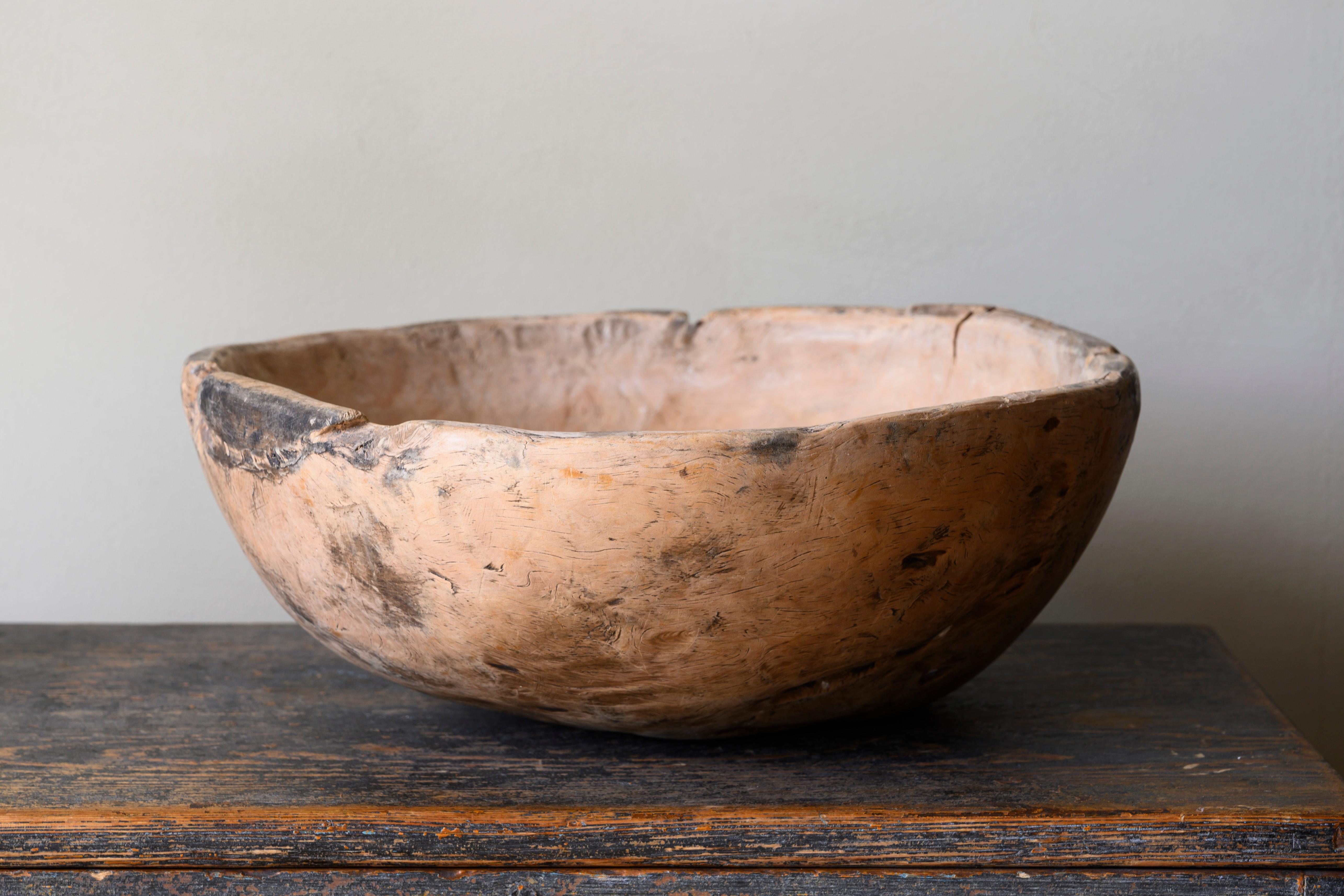 19th Century Swedish Folk Art Root Wood Bowl For Sale 1