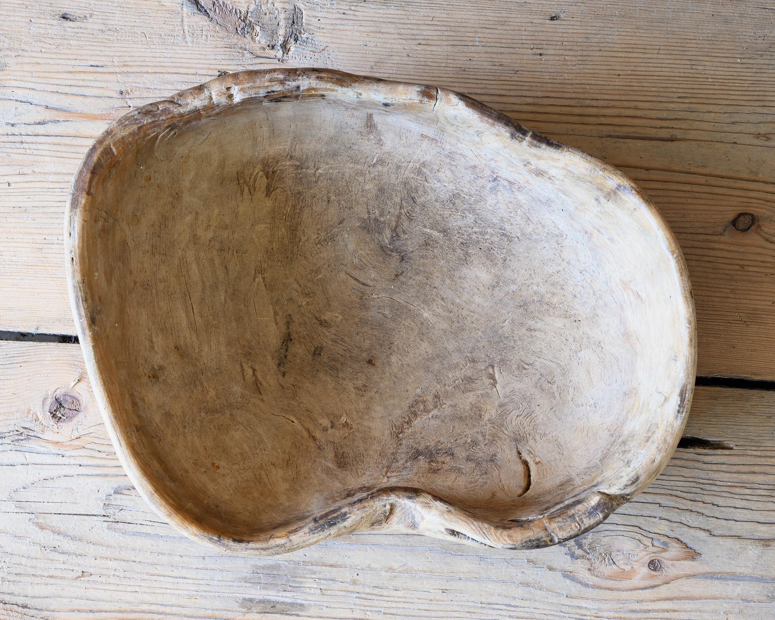 19th Century Swedish Folk Art Root Wood Bowl For Sale 3