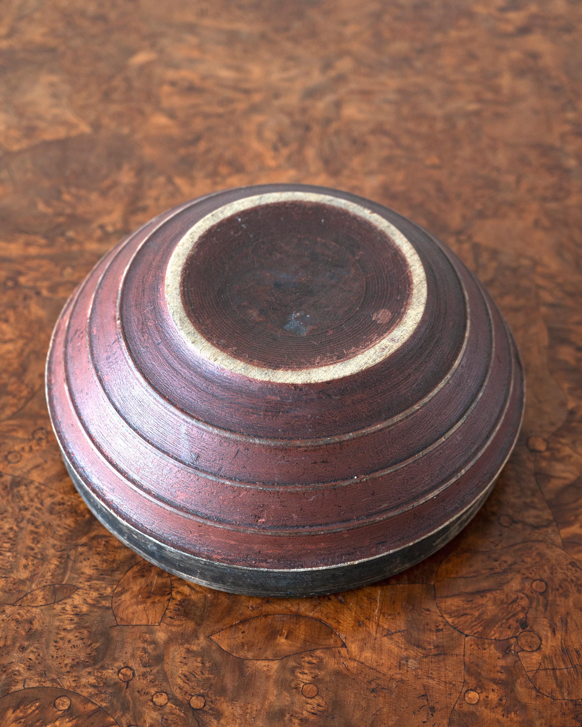 19th Century Swedish Folk Art Turned Bowl For Sale 4
