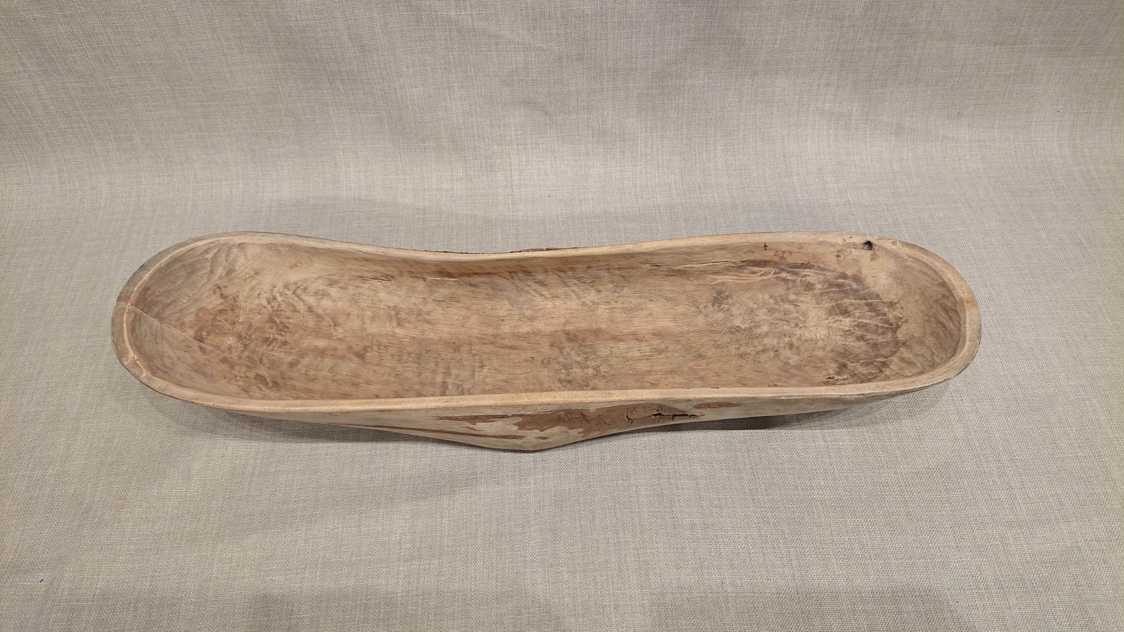 Cuenco de madera de arte popular sueco del siglo XIX Firmado BAS, 1845 Tallado a mano en venta