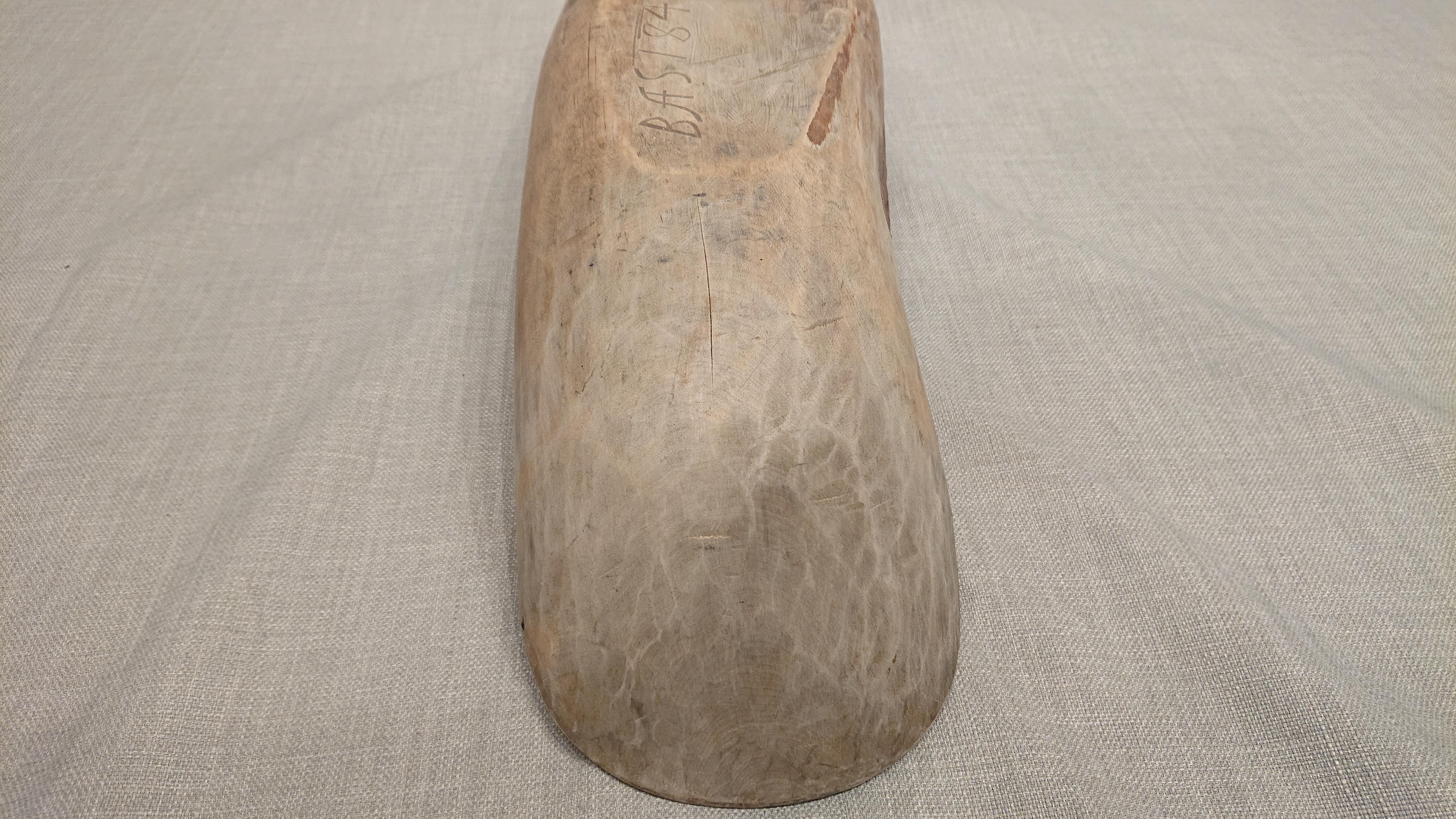 Cuenco de madera de arte popular sueco del siglo XIX Firmado BAS, 1845 en Bueno estado para la venta en Boden, SE