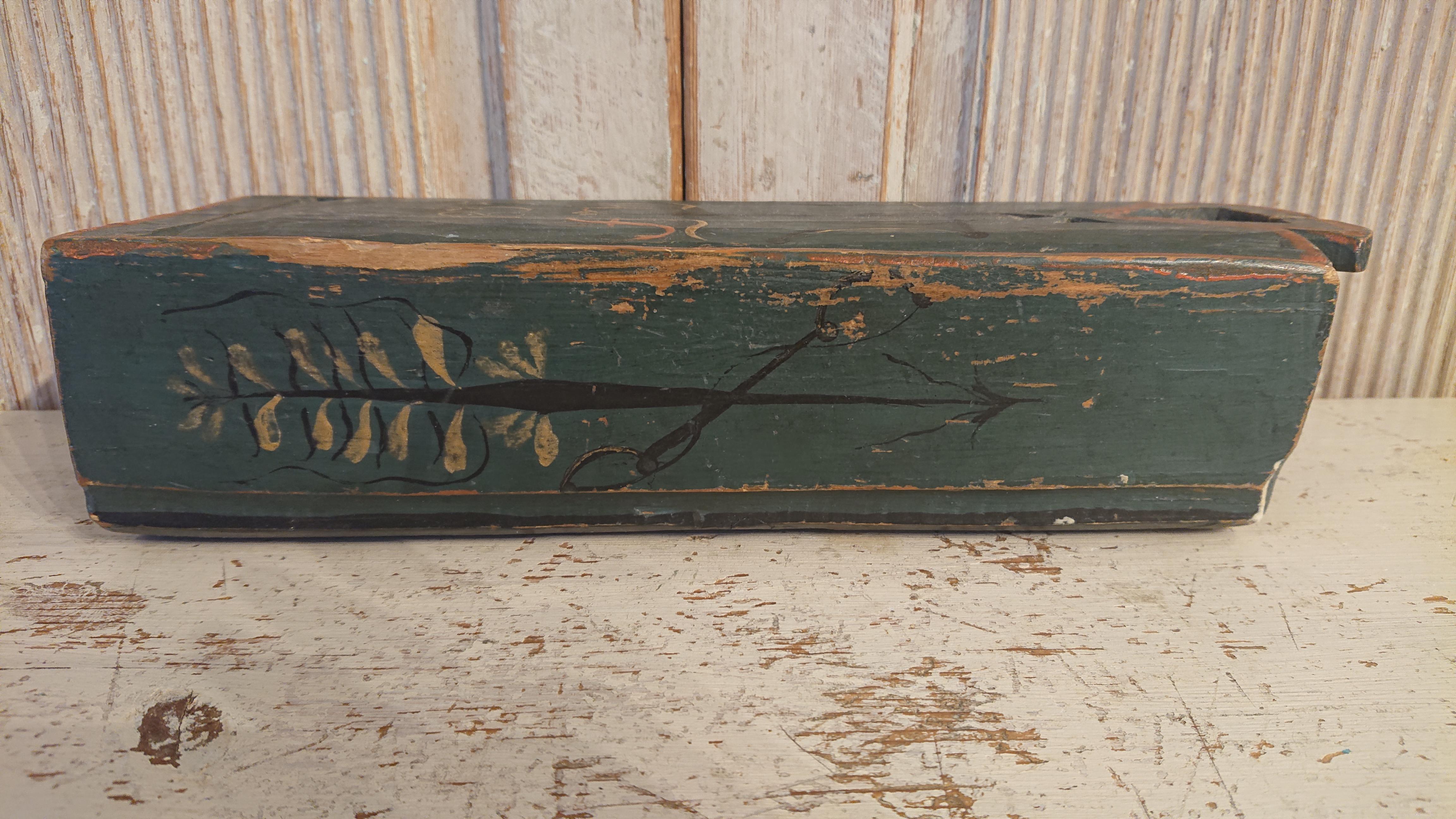 Early 19th Century 19th Century Swedish Folk Art Wooden Box with Untouched Original Paint For Sale