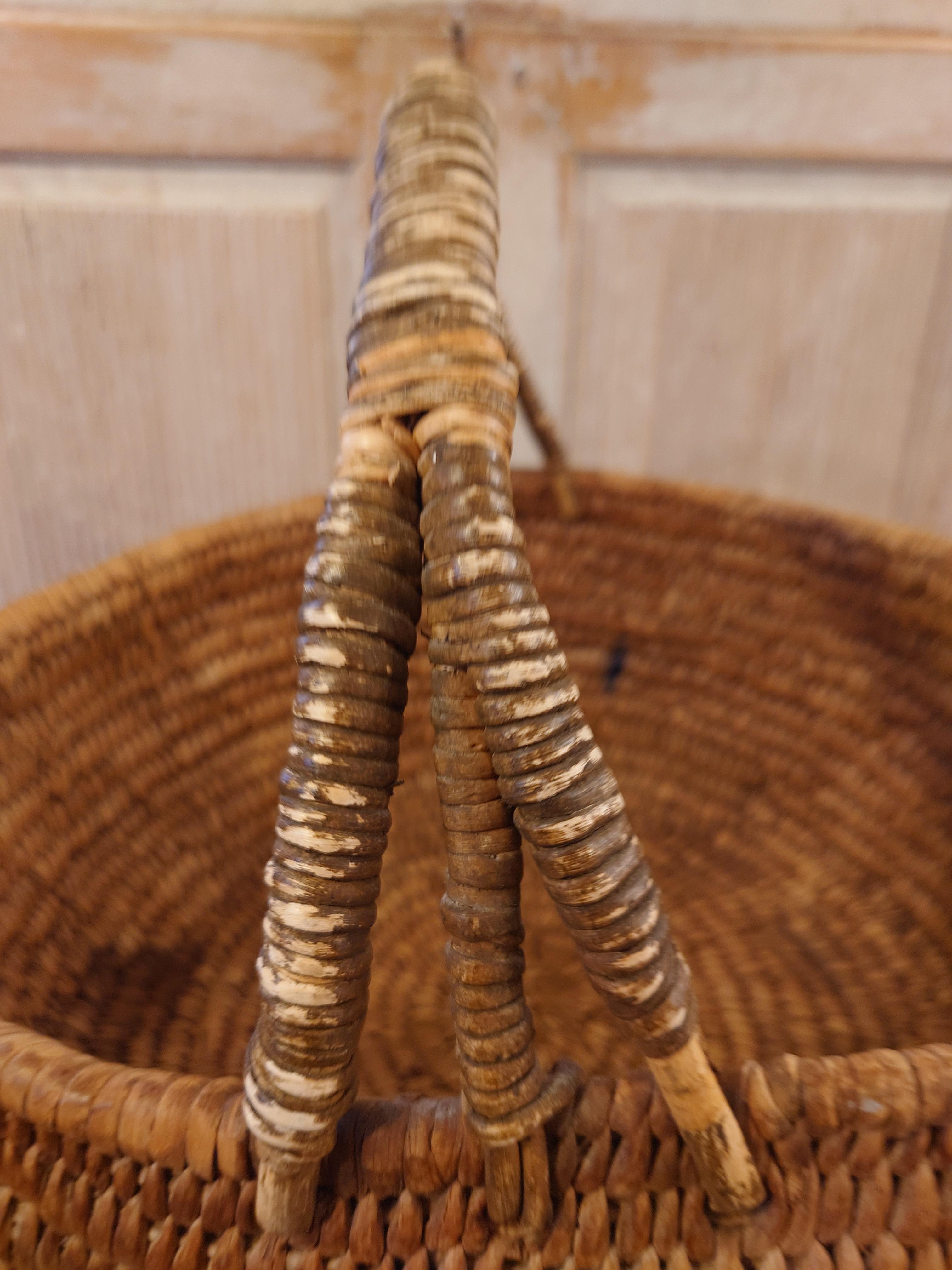 19th Century Swedish Folk Art Woven basket genuine rustic  For Sale 6