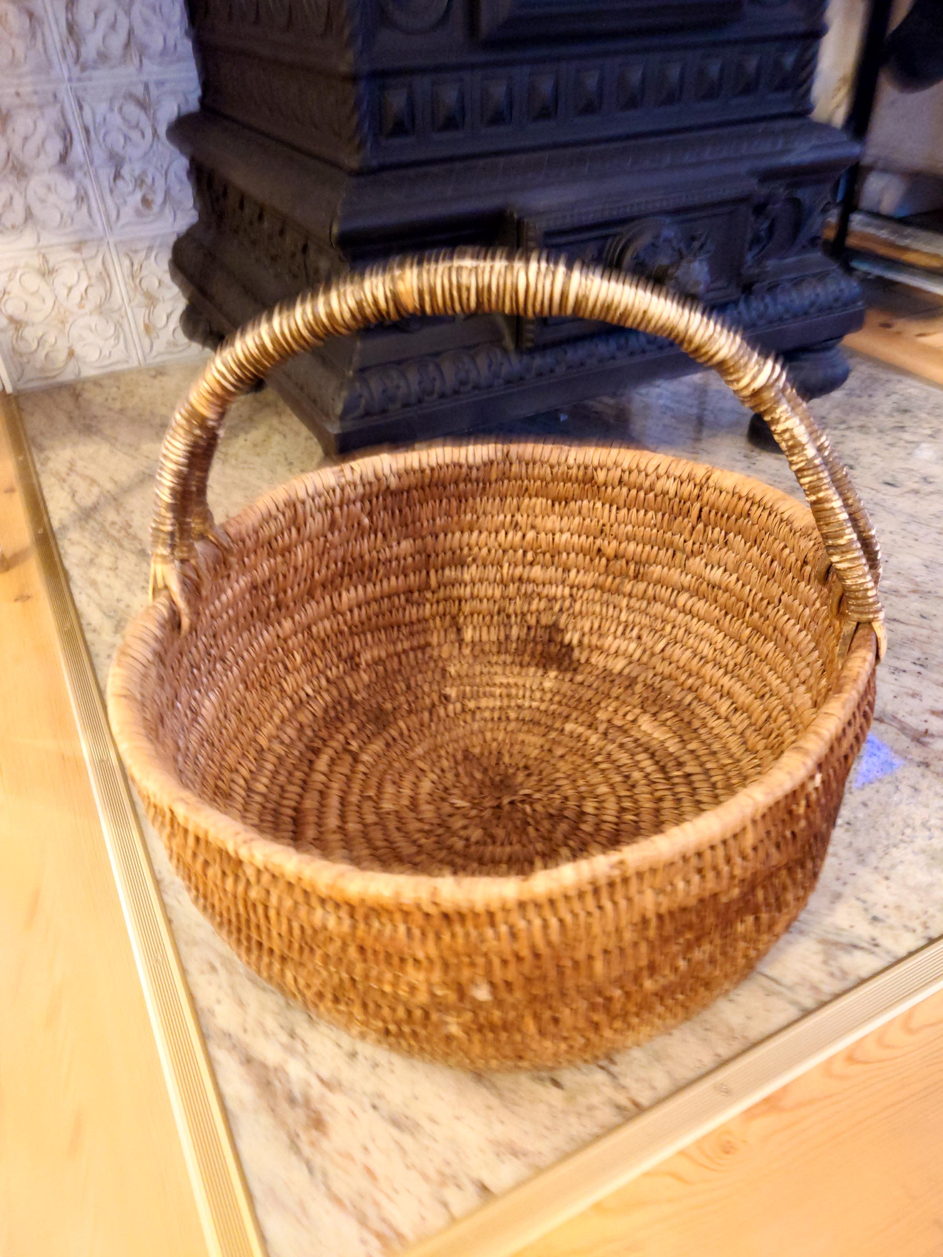 19th Century Swedish Folk Art Woven basket genuine rustic  For Sale 11