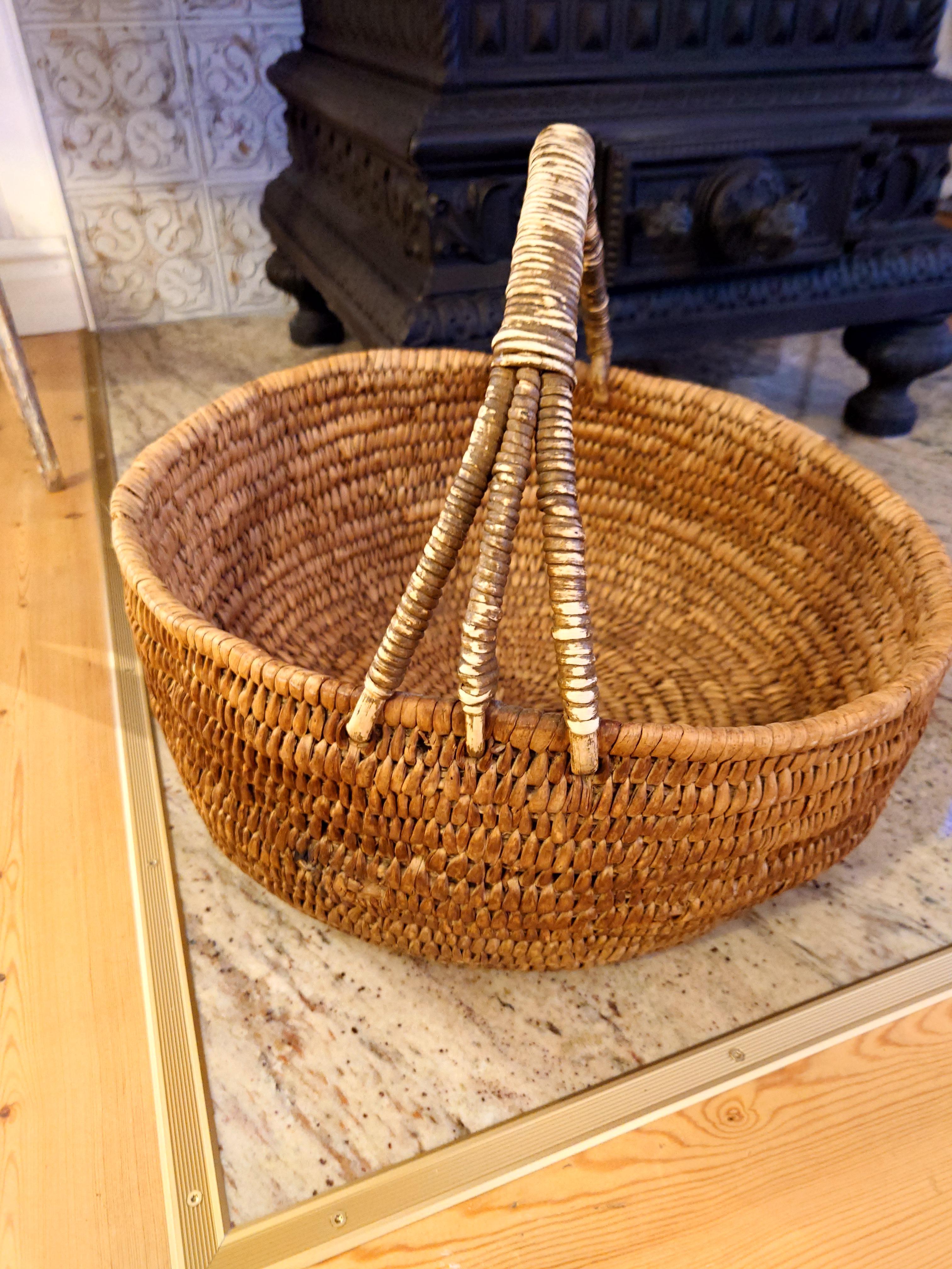 19th Century Swedish Folk Art Woven basket genuine rustic  For Sale 12