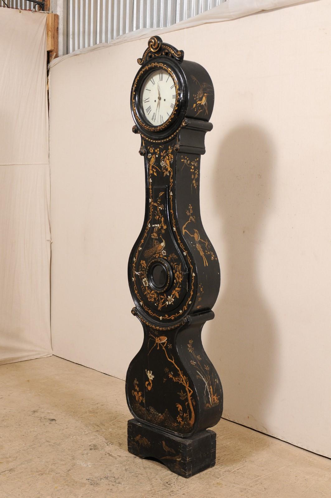 19th Century Swedish Fryksdahl Clock with Chinoiserie Decor In Good Condition In Atlanta, GA