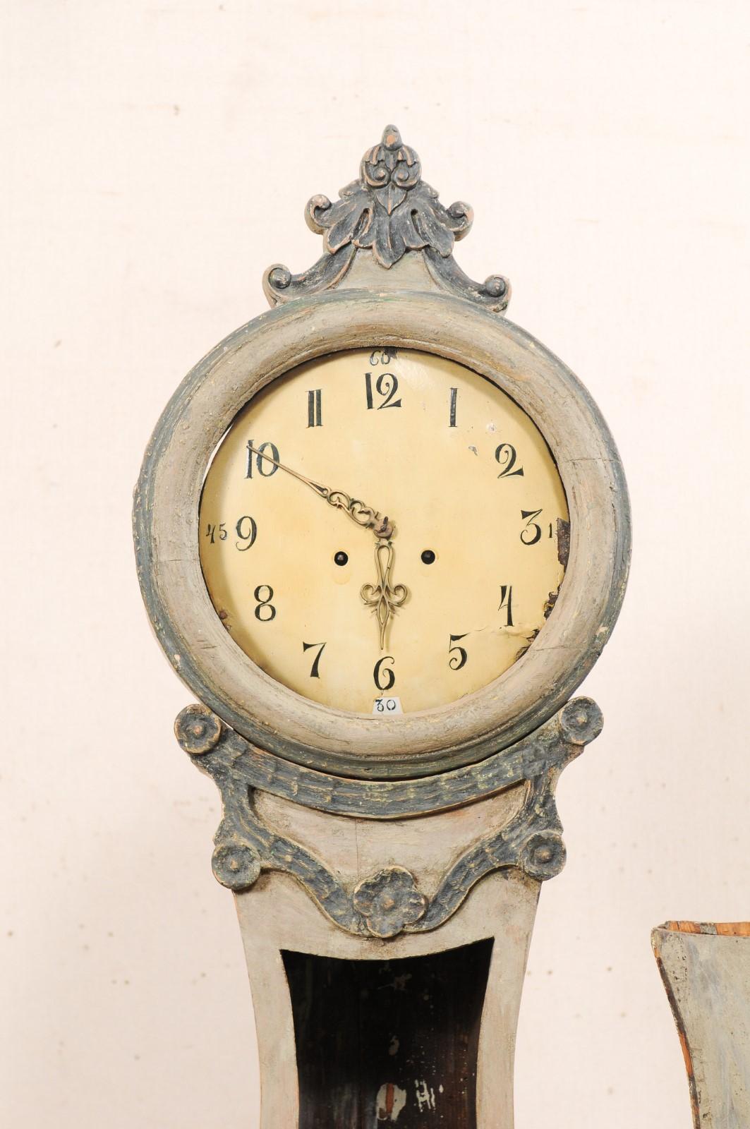 19th Century Swedish Fryksdahl Painted Wood Floor Clock with Carved Crest For Sale 2