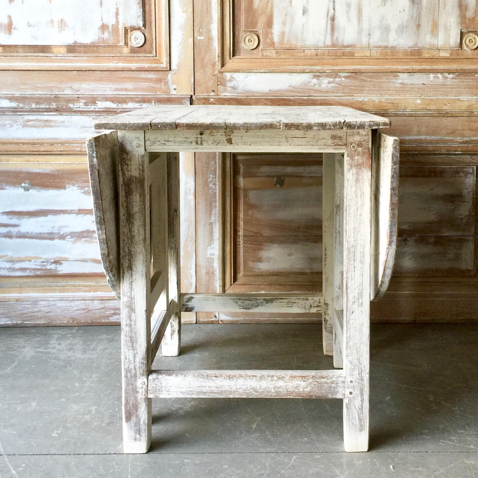 19th Century Swedish Gateleg Table In Good Condition In Charleston, SC