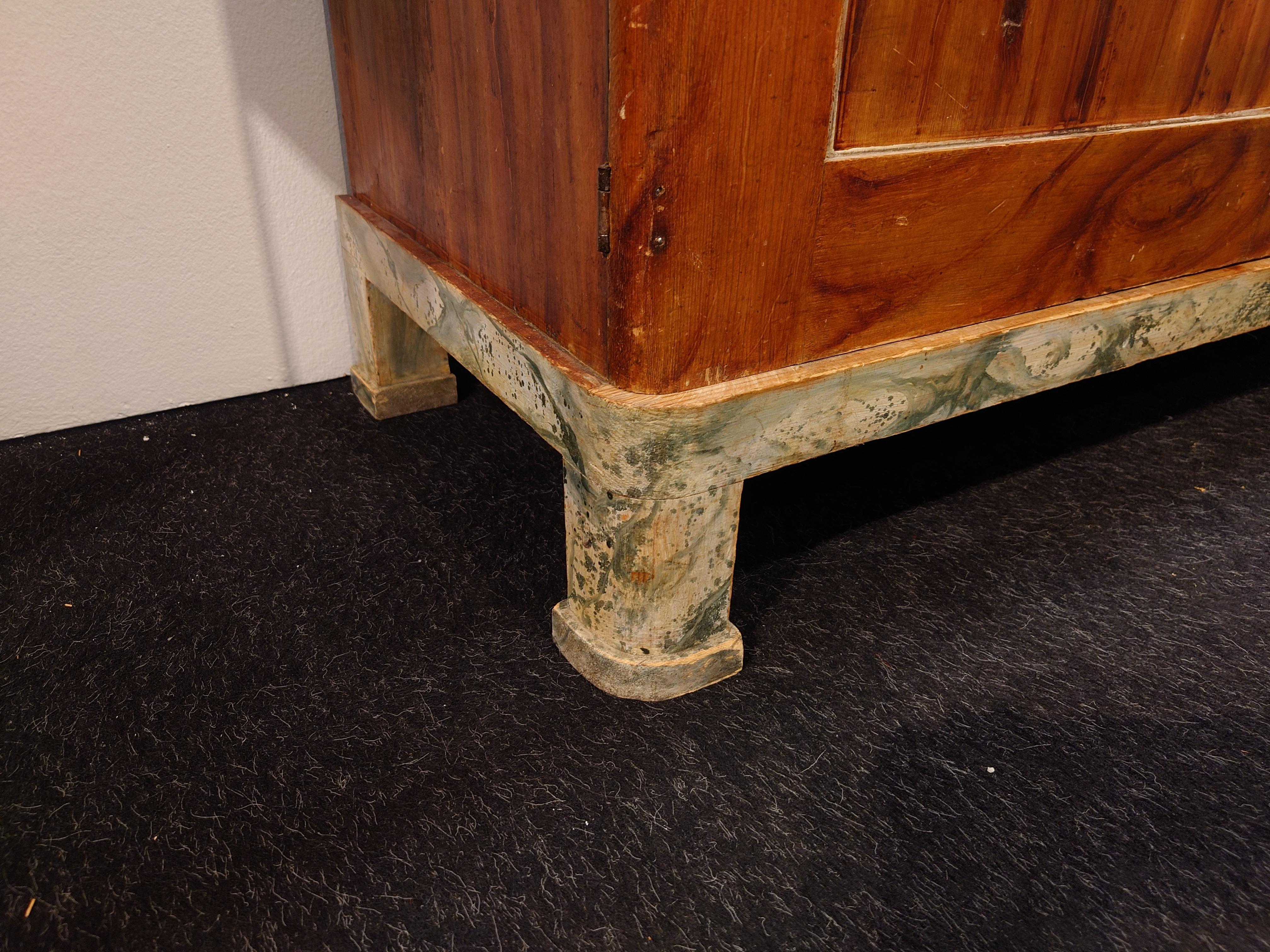 authentique suédois du 19ème siècle  Buffet d'art populaire datant de 1857 avec peinture d'origine en vente 4