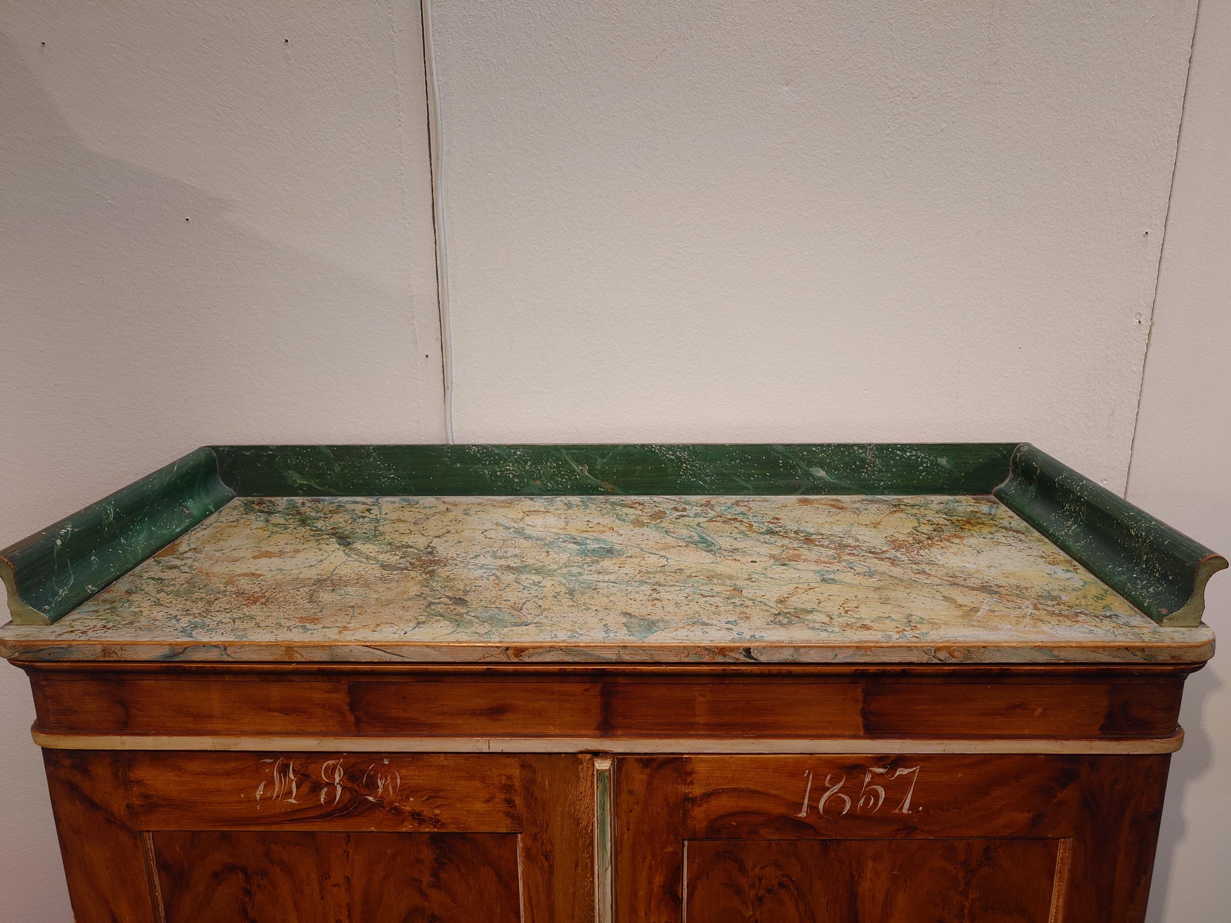 authentique suédois du 19ème siècle  Buffet d'art populaire datant de 1857 avec peinture d'origine en vente 6