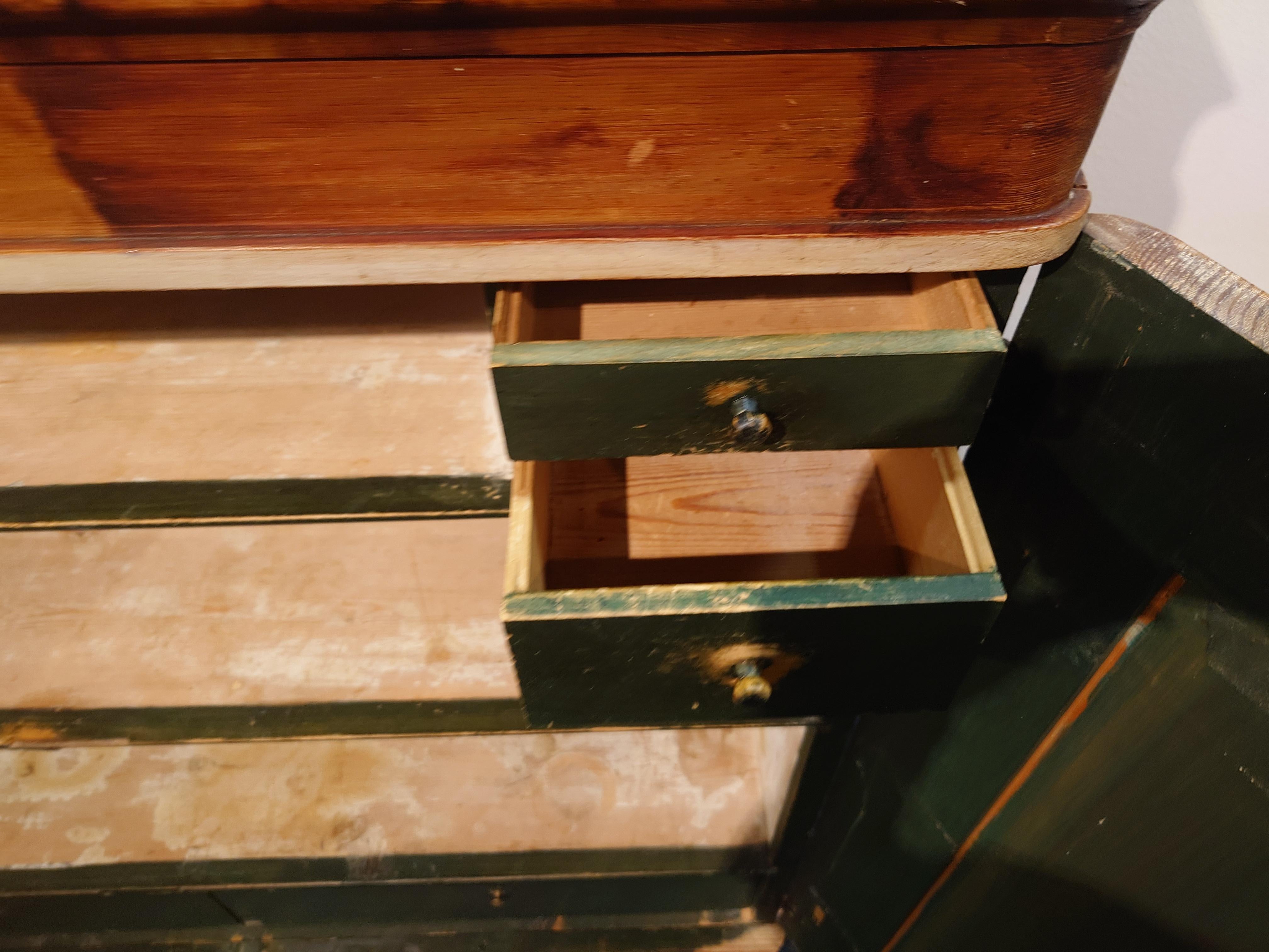 authentique suédois du 19ème siècle  Buffet d'art populaire datant de 1857 avec peinture d'origine en vente 10