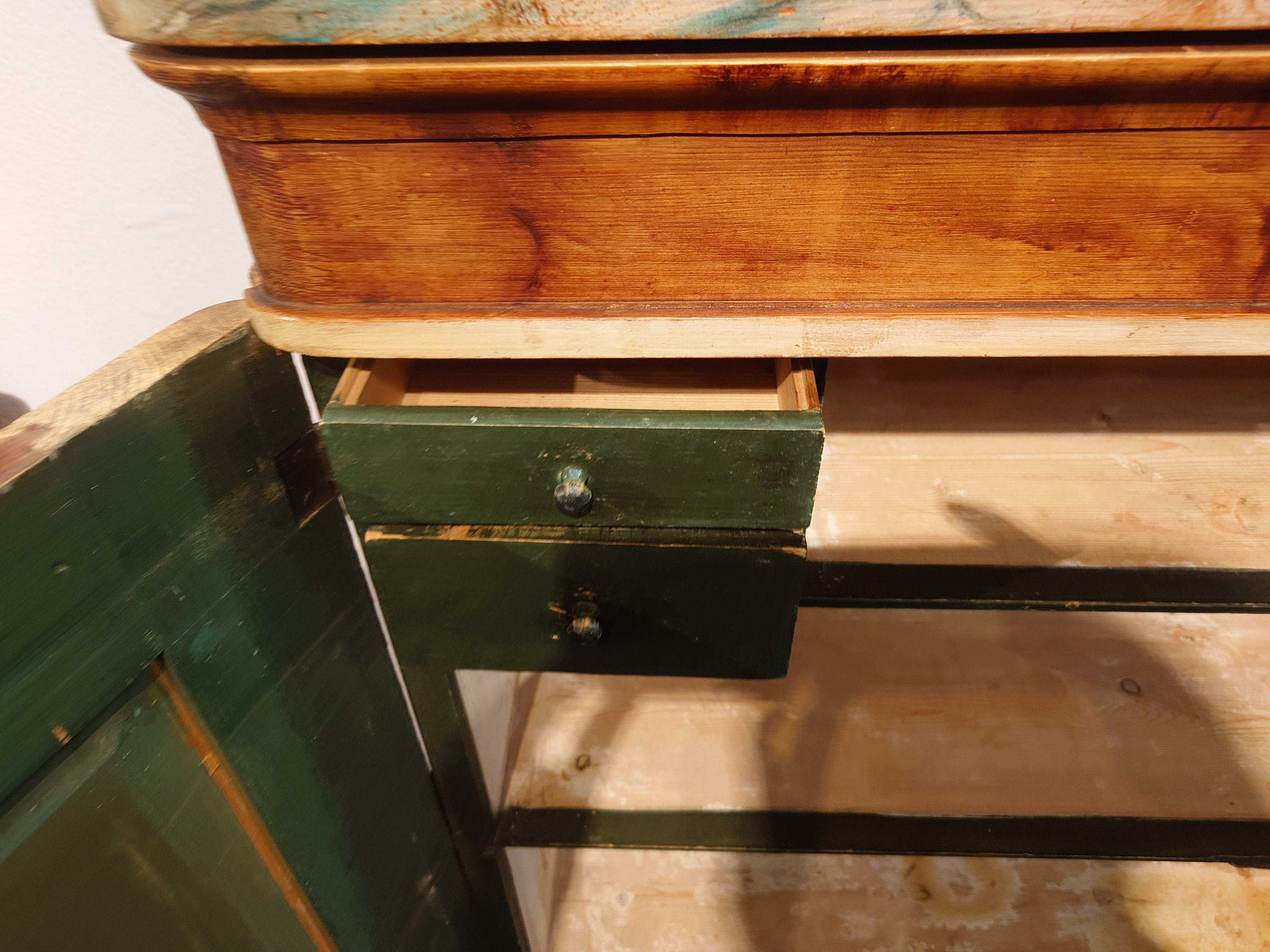 authentique suédois du 19ème siècle  Buffet d'art populaire datant de 1857 avec peinture d'origine en vente 11