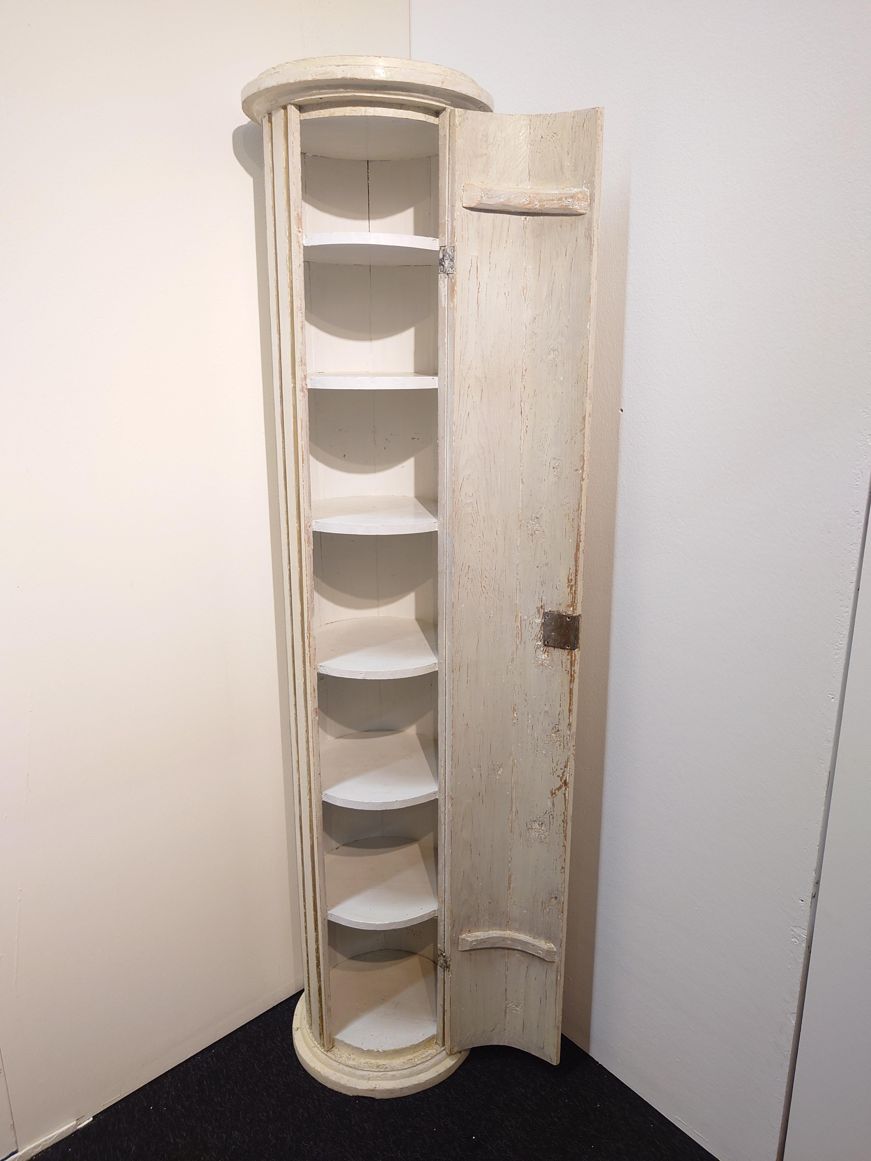Armoire à colonnes gustavienne suédoise authentique du 19ème siècle du nord de la Suède en vente 6