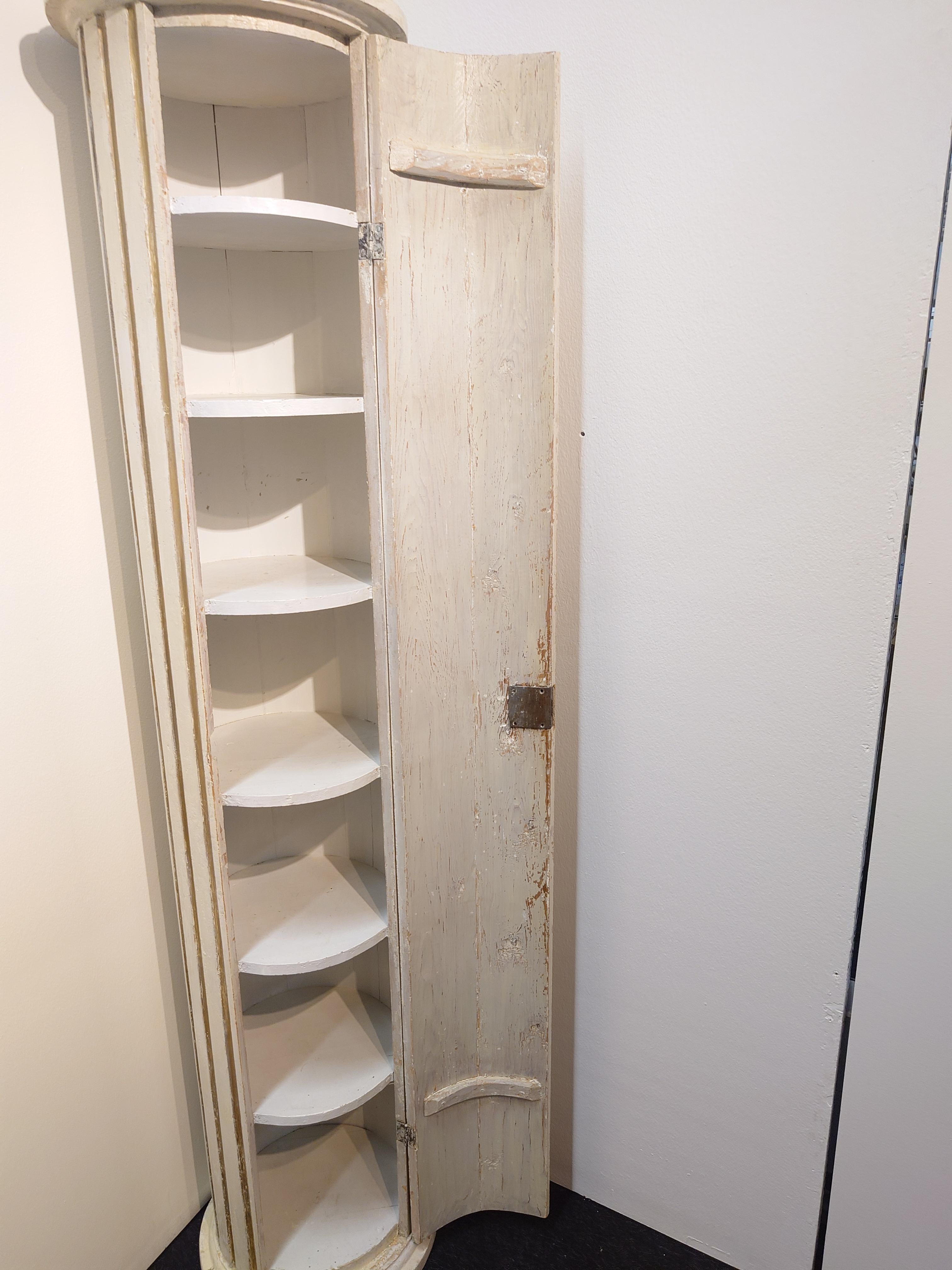 Armoire à colonnes gustavienne suédoise authentique du 19ème siècle du nord de la Suède en vente 7