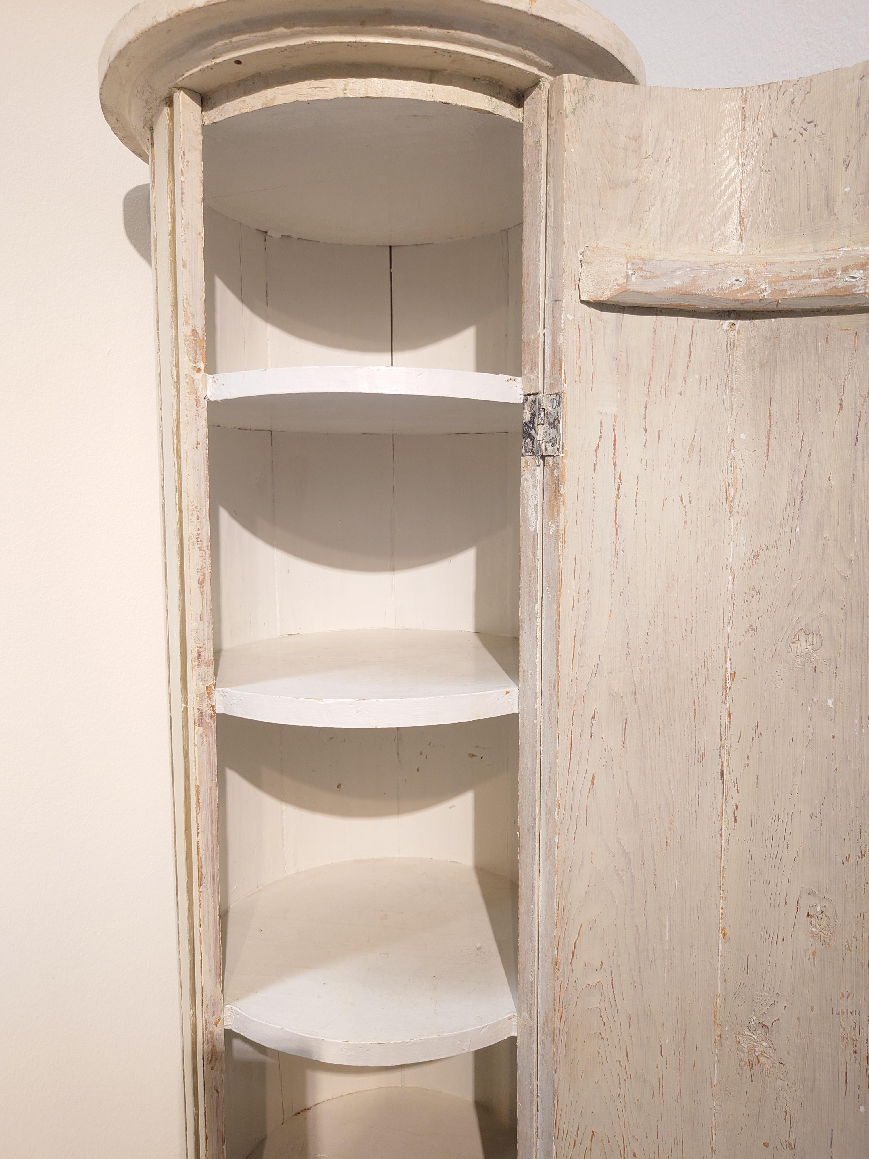 Armoire à colonnes gustavienne suédoise authentique du 19ème siècle du nord de la Suède en vente 8