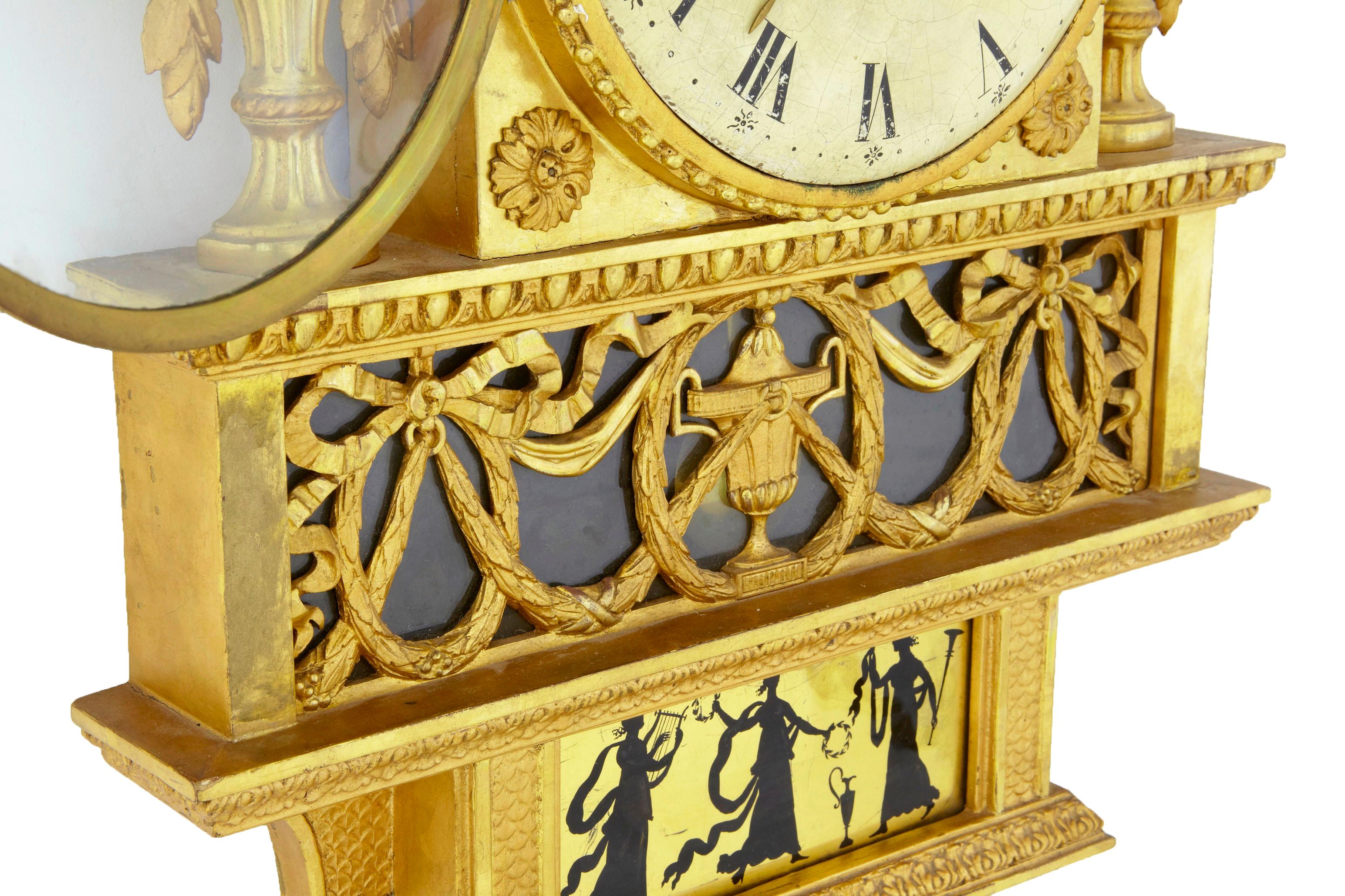 Horloge murale suédoise du 19e siècle, dorée et ornée d'églomisés Bon état - En vente à Debenham, Suffolk