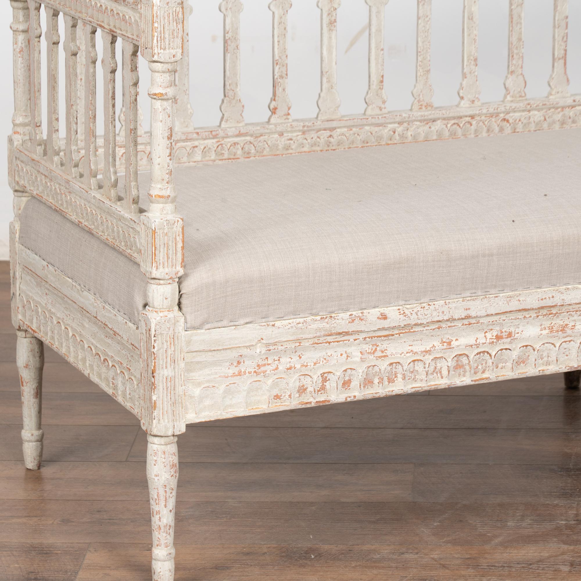 XIXe siècle Banc Gustavien gris du 19ème siècle en vente