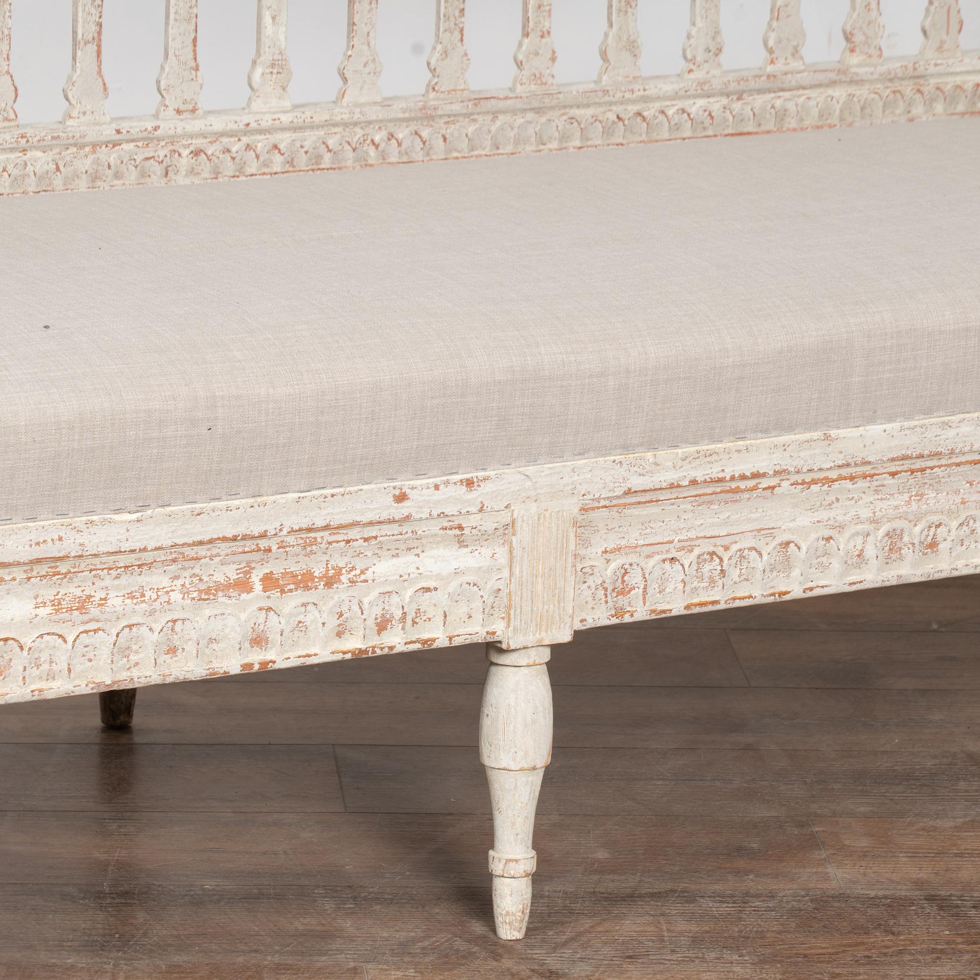 Banc Gustavien gris du 19ème siècle en vente 1