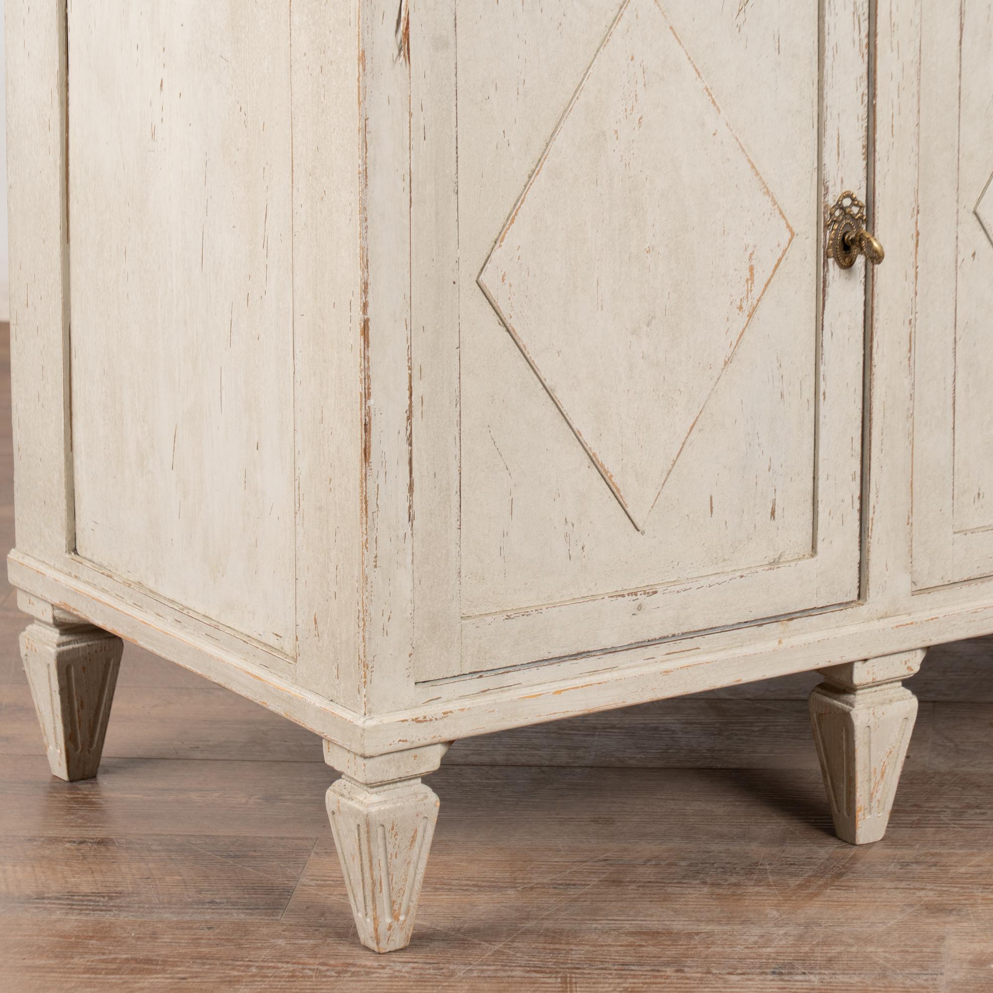19th Century Swedish Gray Gustavian Sideboard Buffet en venta 5