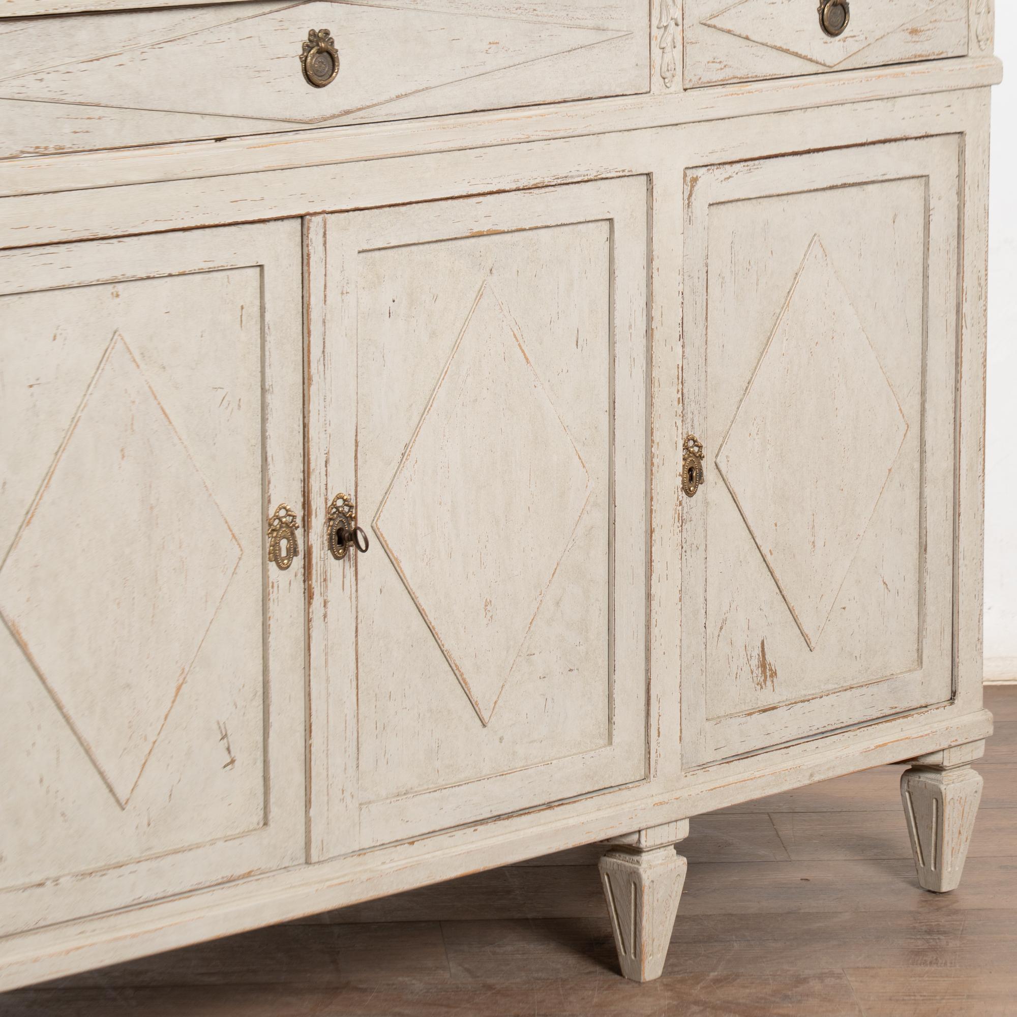 19th Century Swedish Gray Gustavian Sideboard Buffet en venta 6