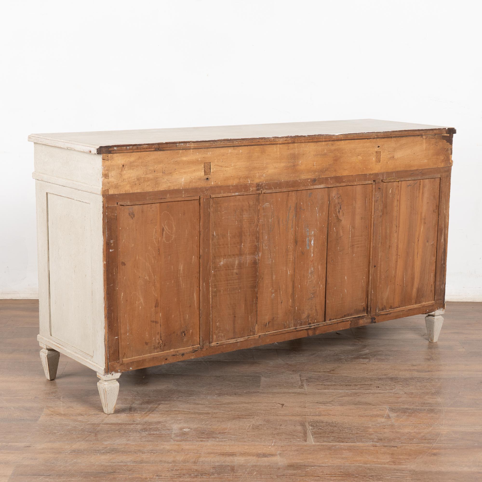19th Century Swedish Gray Gustavian Sideboard Buffet en venta 7