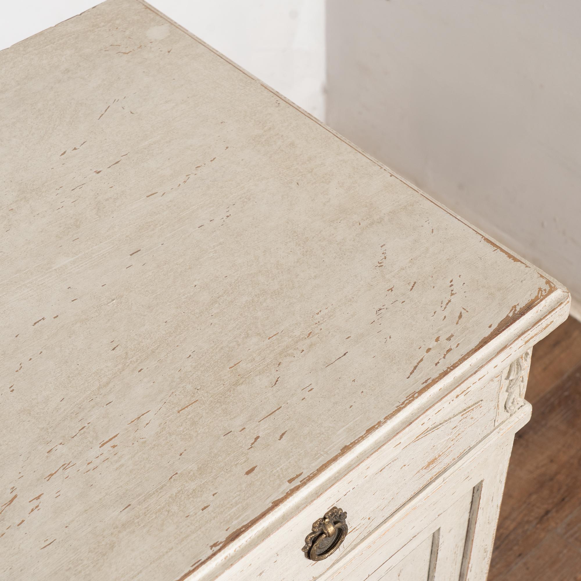 19th Century Swedish Gray Gustavian Sideboard Buffet en venta 1
