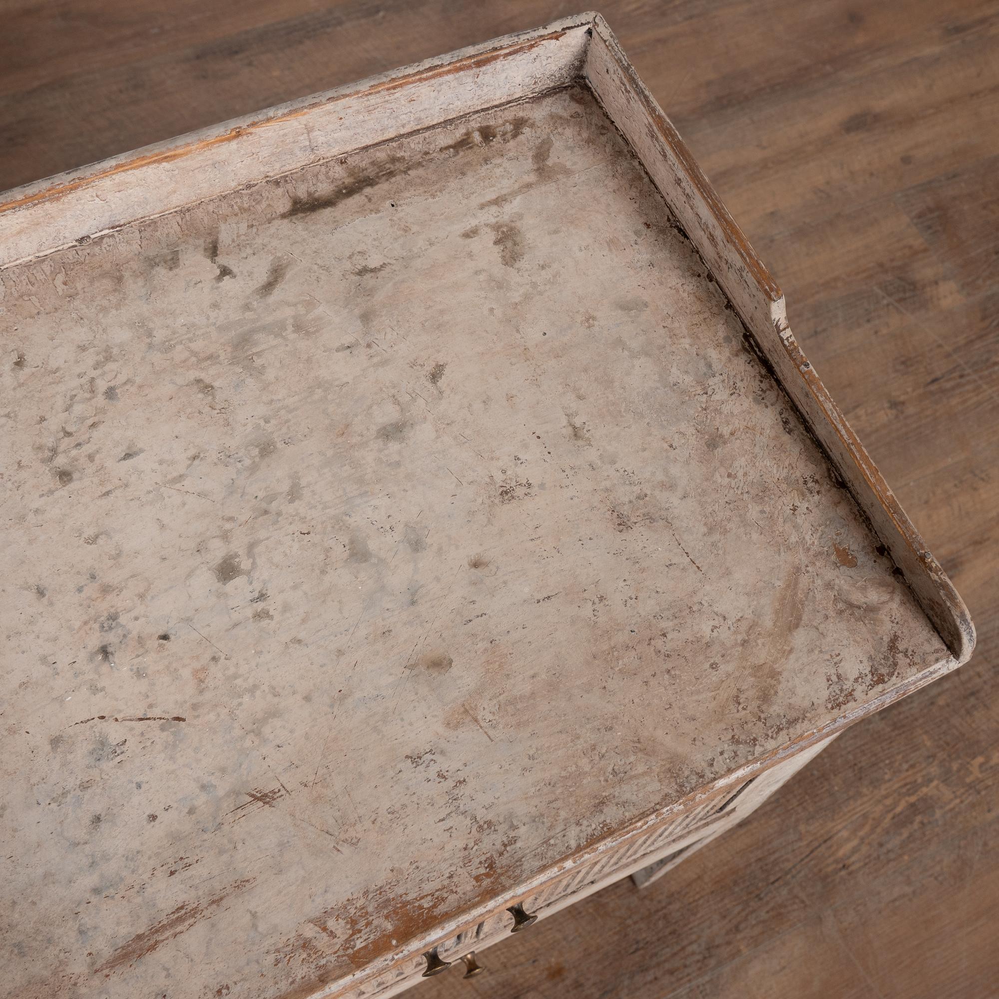 Comodino o piccolo mobile svedese grigio del XIX secolo in vendita 3