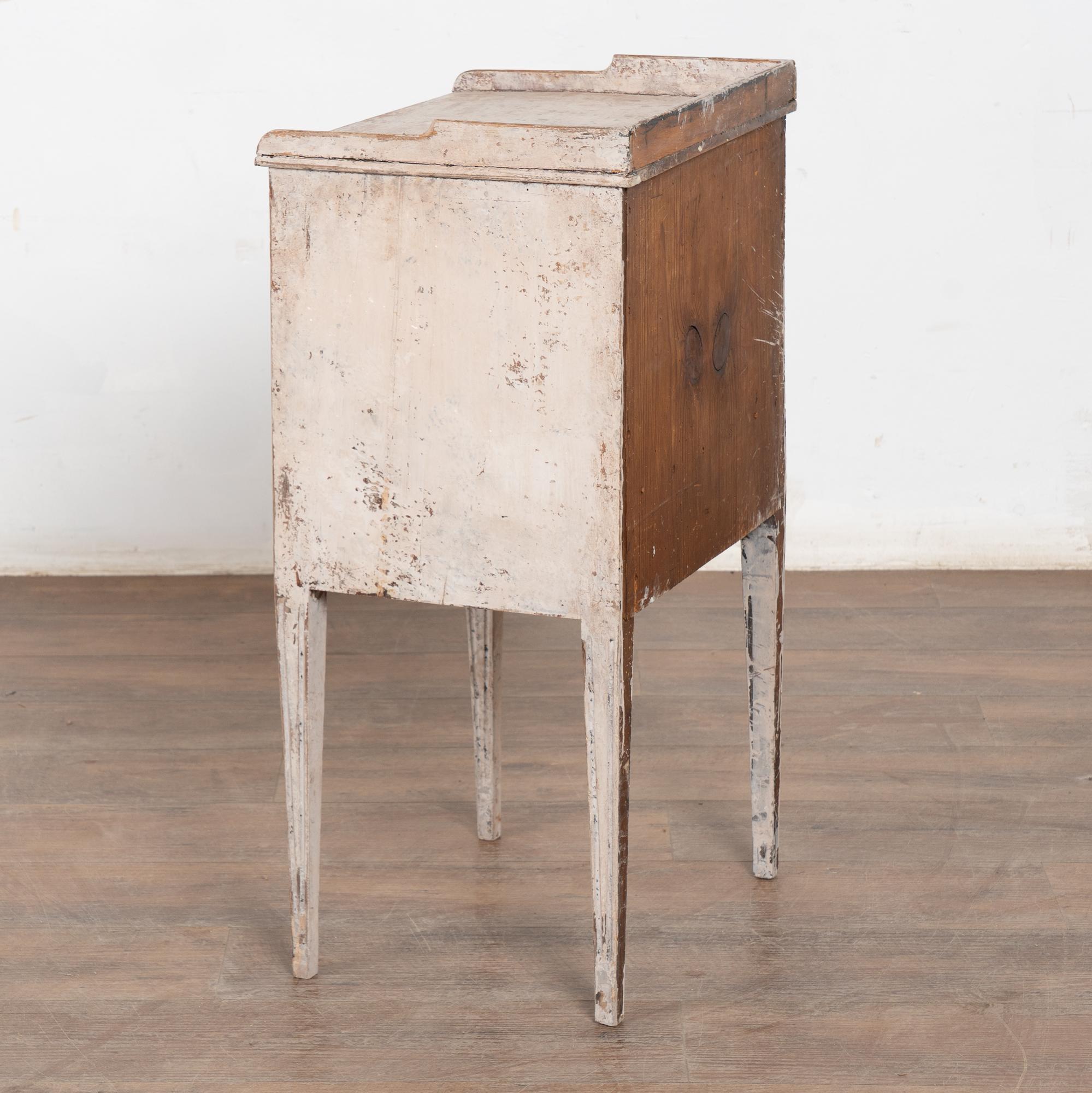 Comodino o piccolo mobile svedese grigio del XIX secolo in vendita 5